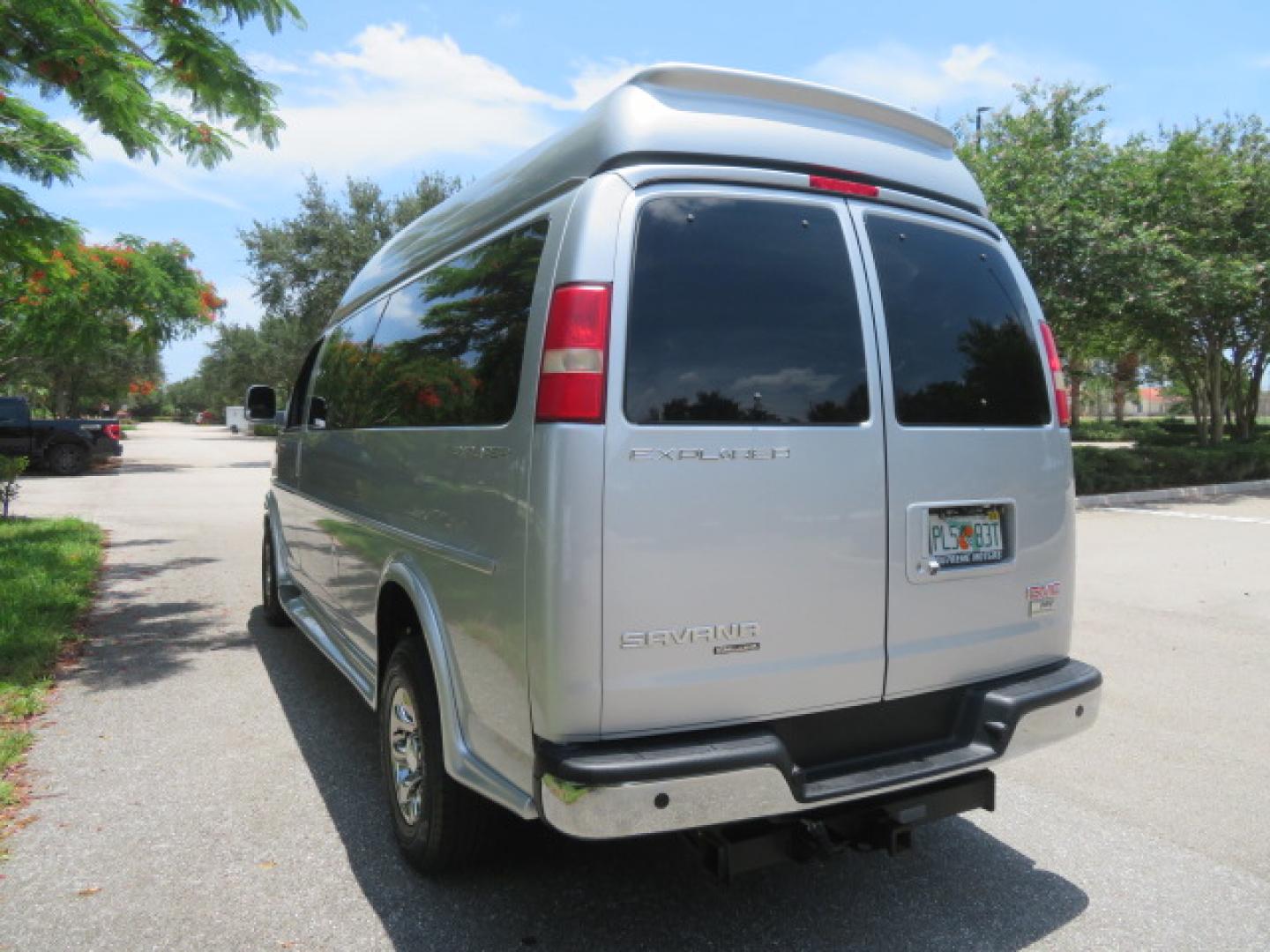 2015 Silver /Gray GMC Savana RV G2500 3LT (1GDW7LCG6F1) with an 6.0L V8 OHV 16V FFV engine, 6A transmission, located at 4301 Oak Circle #19, Boca Raton, FL, 33431, (954) 561-2499, 26.388472, -80.084045 - Photo#18