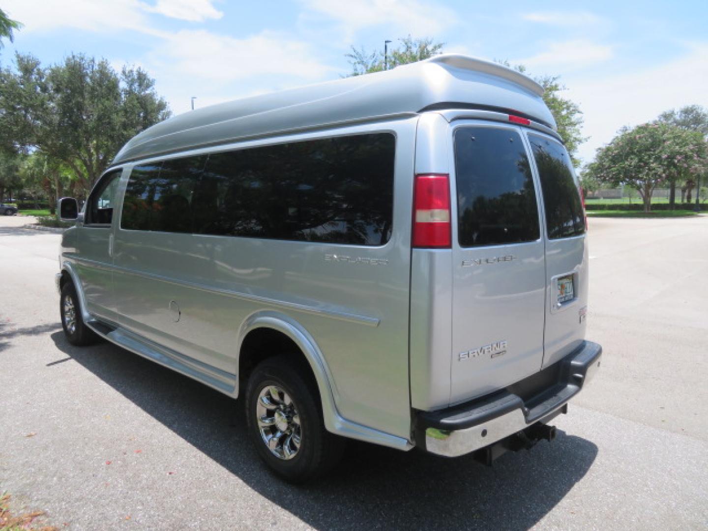 2015 Silver /Gray GMC Savana RV G2500 3LT (1GDW7LCG6F1) with an 6.0L V8 OHV 16V FFV engine, 6A transmission, located at 4301 Oak Circle #19, Boca Raton, FL, 33431, (954) 561-2499, 26.388472, -80.084045 - Photo#27