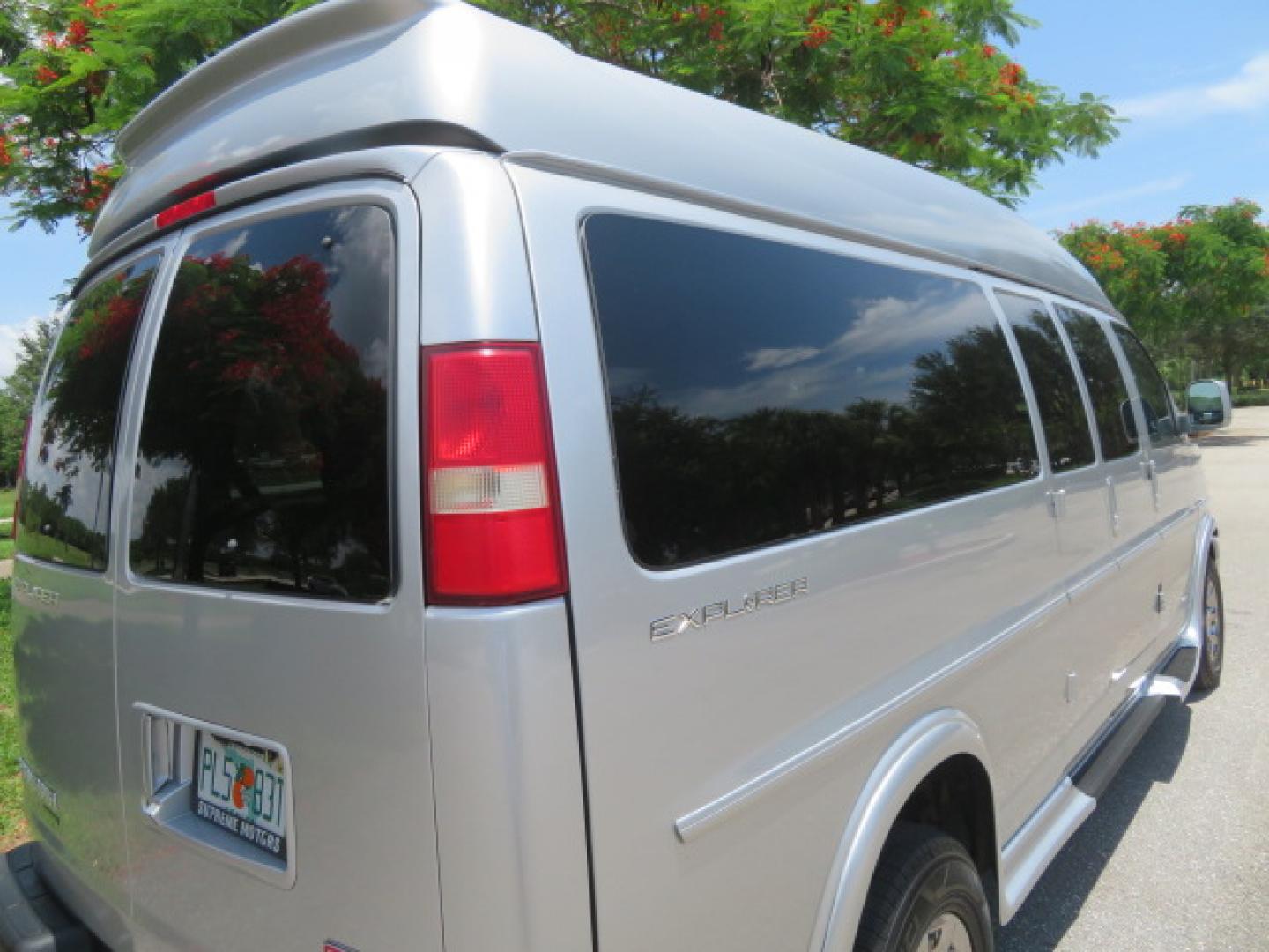 2015 Silver /Gray GMC Savana RV G2500 3LT (1GDW7LCG6F1) with an 6.0L V8 OHV 16V FFV engine, 6A transmission, located at 4301 Oak Circle #19, Boca Raton, FL, 33431, (954) 561-2499, 26.388472, -80.084045 - Photo#33
