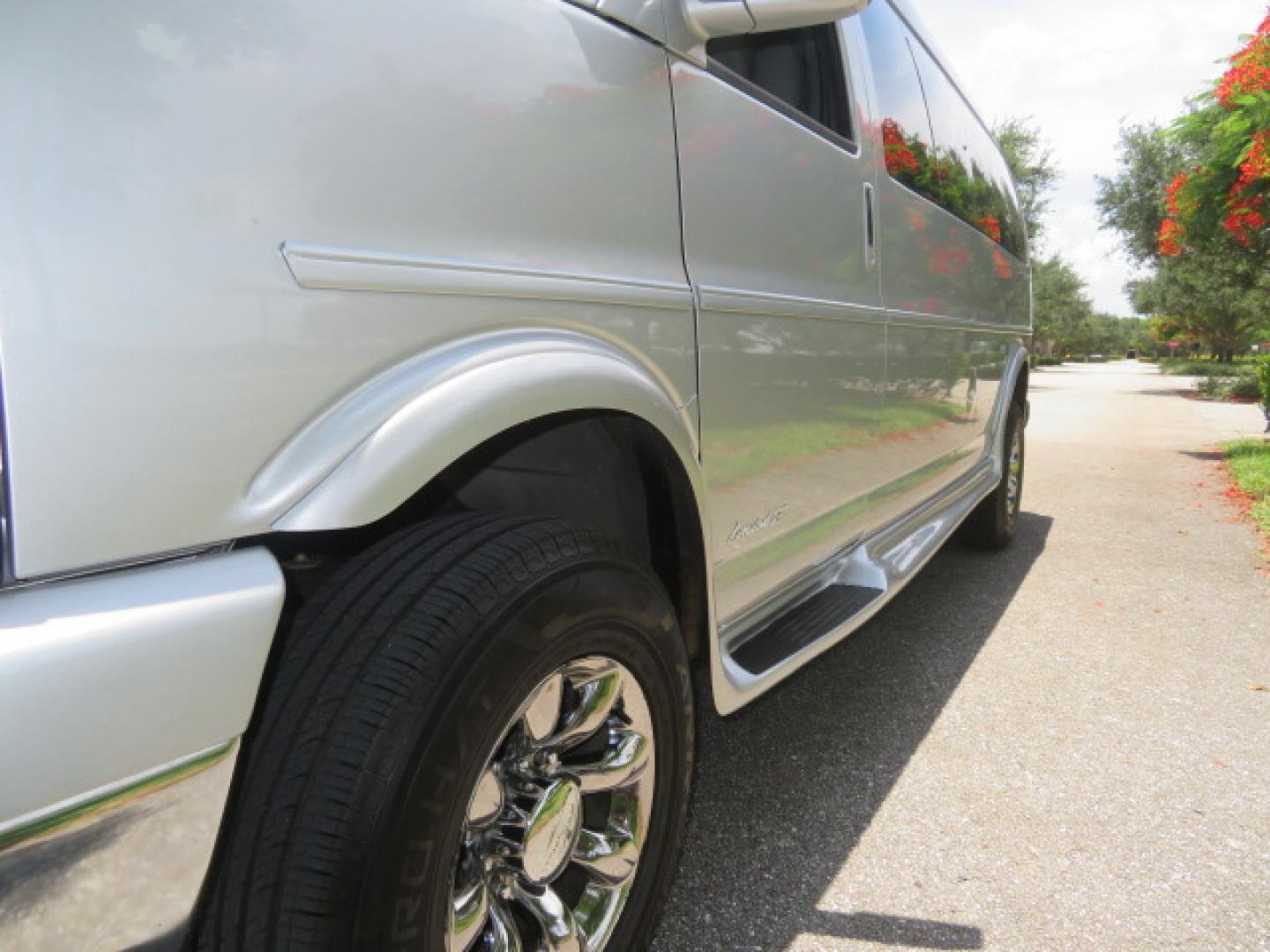 2015 Silver /Gray GMC Savana RV G2500 3LT (1GDW7LCG6F1) with an 6.0L V8 OHV 16V FFV engine, 6A transmission, located at 4301 Oak Circle #19, Boca Raton, FL, 33431, (954) 561-2499, 26.388472, -80.084045 - Photo#39