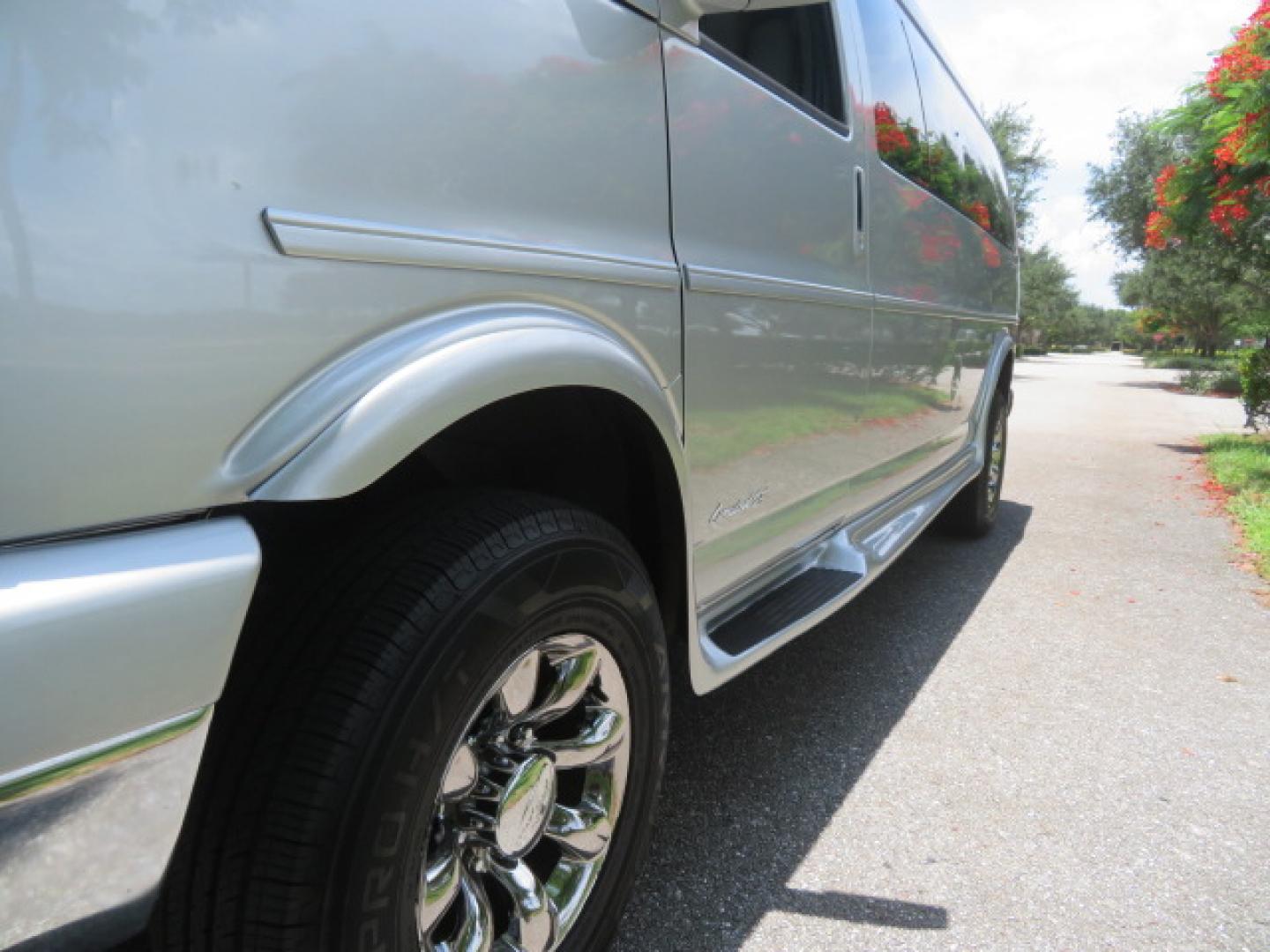 2015 Silver /Gray GMC Savana RV G2500 3LT (1GDW7LCG6F1) with an 6.0L V8 OHV 16V FFV engine, 6A transmission, located at 4301 Oak Circle #19, Boca Raton, FL, 33431, (954) 561-2499, 26.388472, -80.084045 - Photo#40