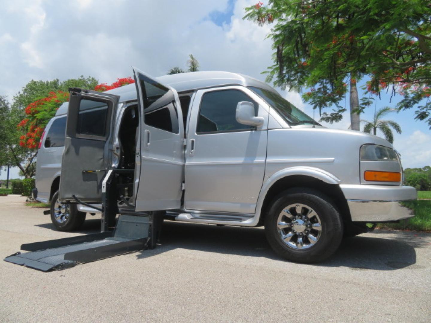 2015 Silver /Gray GMC Savana RV G2500 3LT (1GDW7LCG6F1) with an 6.0L V8 OHV 16V FFV engine, 6A transmission, located at 4301 Oak Circle #19, Boca Raton, FL, 33431, (954) 561-2499, 26.388472, -80.084045 - Photo#1