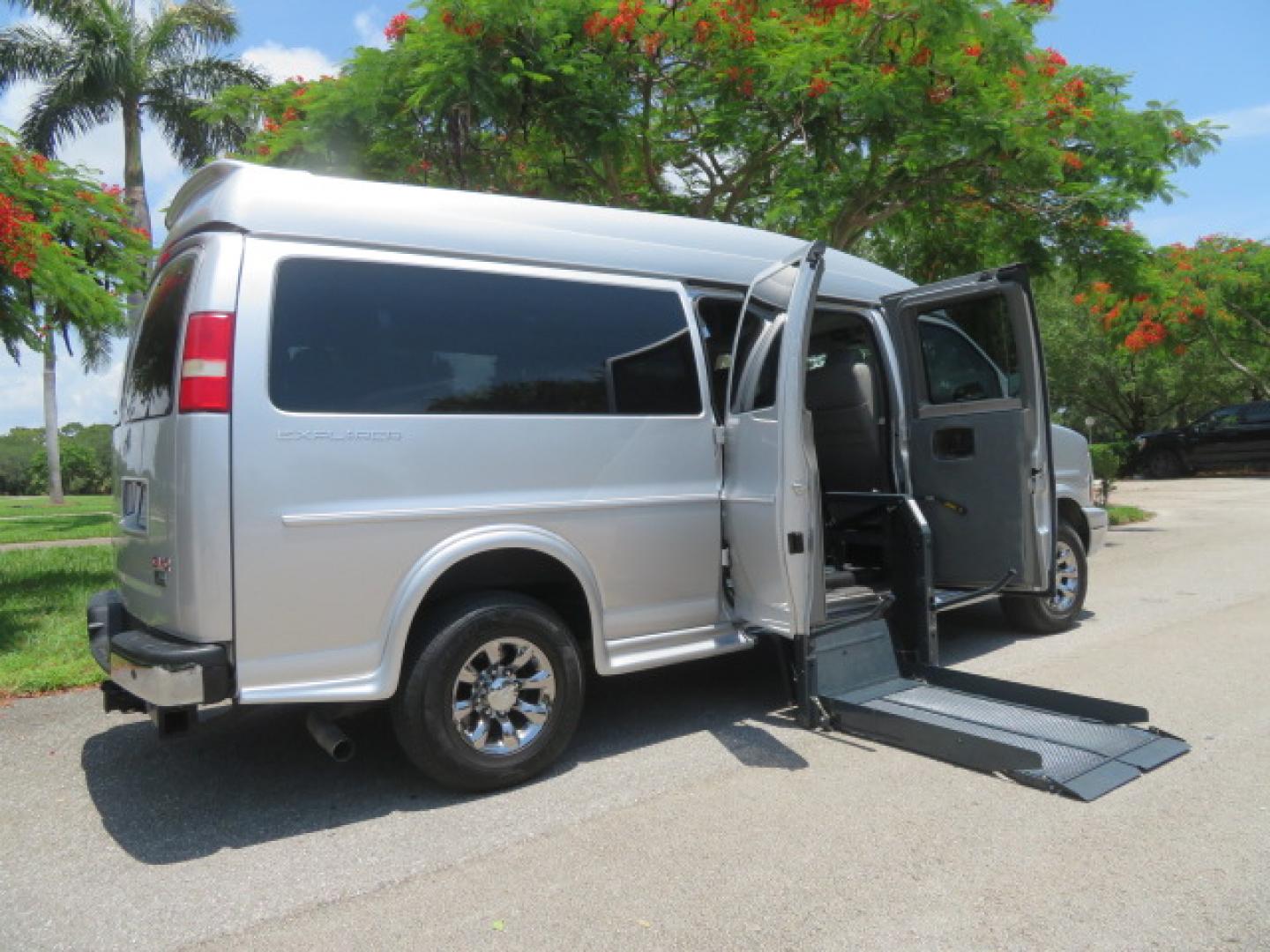 2015 Silver /Gray GMC Savana RV G2500 3LT (1GDW7LCG6F1) with an 6.0L V8 OHV 16V FFV engine, 6A transmission, located at 4301 Oak Circle #19, Boca Raton, FL, 33431, (954) 561-2499, 26.388472, -80.084045 - Photo#2