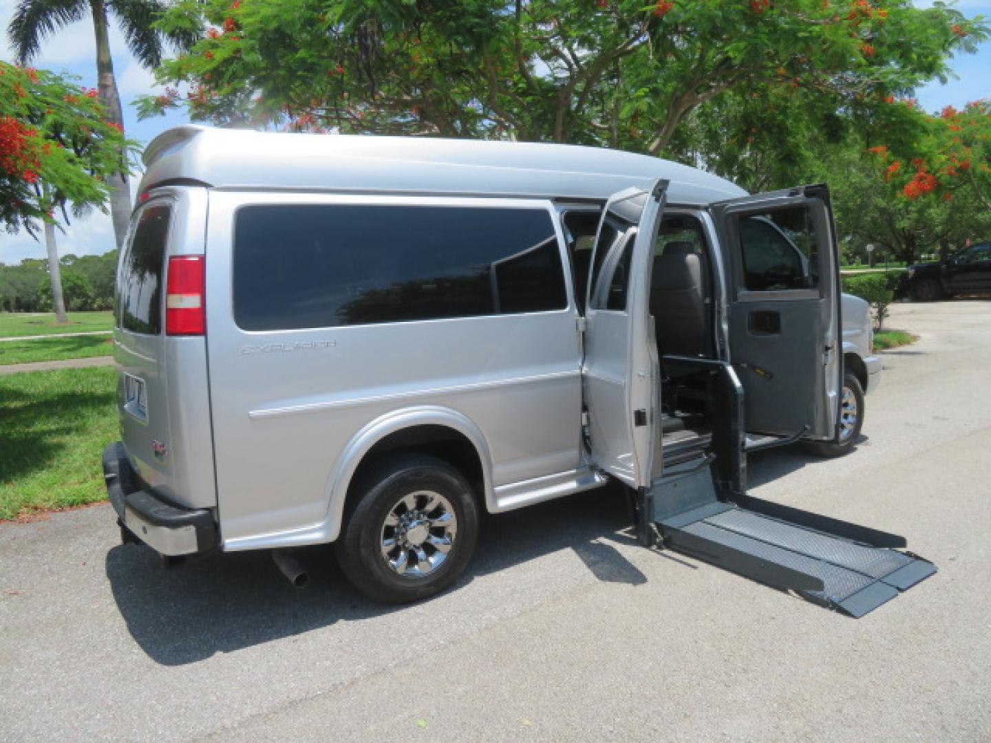 2015 Silver /Gray GMC Savana RV G2500 3LT (1GDW7LCG6F1) with an 6.0L V8 OHV 16V FFV engine, 6A transmission, located at 4301 Oak Circle #19, Boca Raton, FL, 33431, (954) 561-2499, 26.388472, -80.084045 - Photo#51