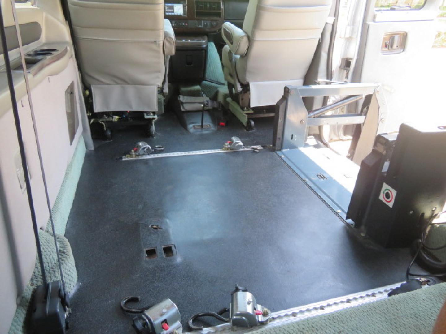 2015 Silver /Gray GMC Savana RV G2500 3LT (1GDW7LCG6F1) with an 6.0L V8 OHV 16V FFV engine, 6A transmission, located at 4301 Oak Circle #19, Boca Raton, FL, 33431, (954) 561-2499, 26.388472, -80.084045 - Photo#60