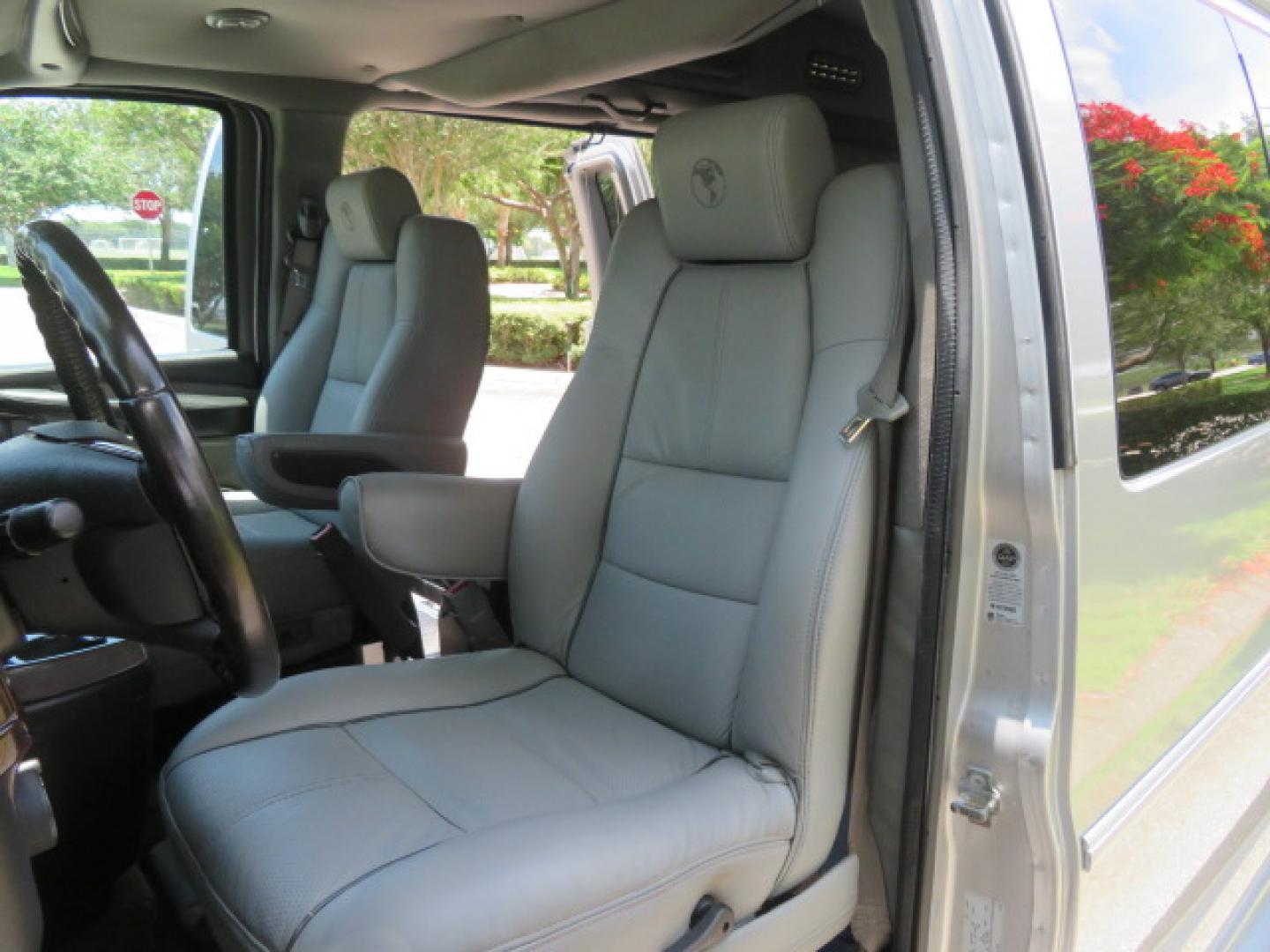 2015 Silver /Gray GMC Savana RV G2500 3LT (1GDW7LCG6F1) with an 6.0L V8 OHV 16V FFV engine, 6A transmission, located at 4301 Oak Circle #19, Boca Raton, FL, 33431, (954) 561-2499, 26.388472, -80.084045 - Photo#79