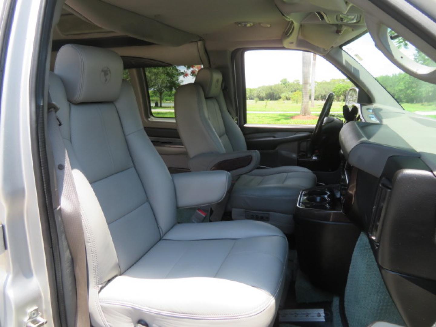 2015 Silver /Gray GMC Savana RV G2500 3LT (1GDW7LCG6F1) with an 6.0L V8 OHV 16V FFV engine, 6A transmission, located at 4301 Oak Circle #19, Boca Raton, FL, 33431, (954) 561-2499, 26.388472, -80.084045 - Photo#86