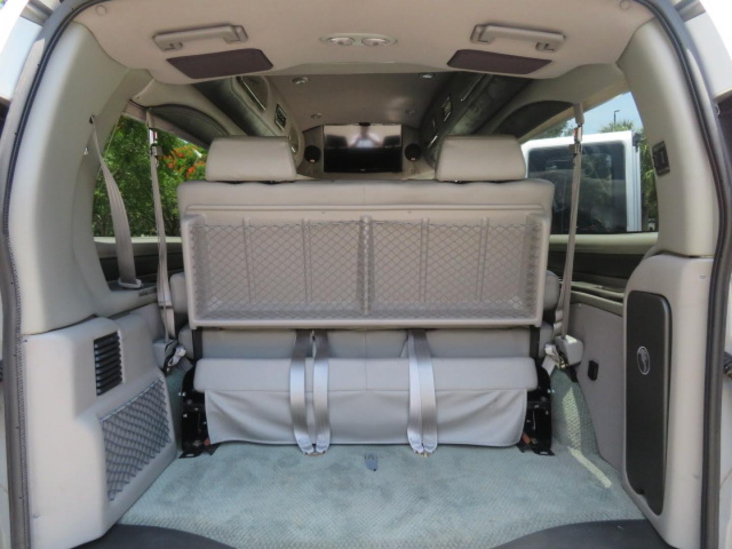 2015 Silver /Gray GMC Savana RV G2500 3LT (1GDW7LCG6F1) with an 6.0L V8 OHV 16V FFV engine, 6A transmission, located at 4301 Oak Circle #19, Boca Raton, FL, 33431, (954) 561-2499, 26.388472, -80.084045 - Photo#88