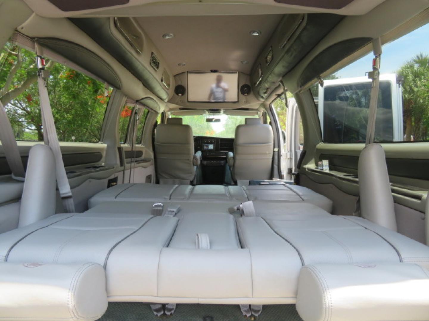2015 Silver /Gray GMC Savana RV G2500 3LT (1GDW7LCG6F1) with an 6.0L V8 OHV 16V FFV engine, 6A transmission, located at 4301 Oak Circle #19, Boca Raton, FL, 33431, (954) 561-2499, 26.388472, -80.084045 - Photo#89