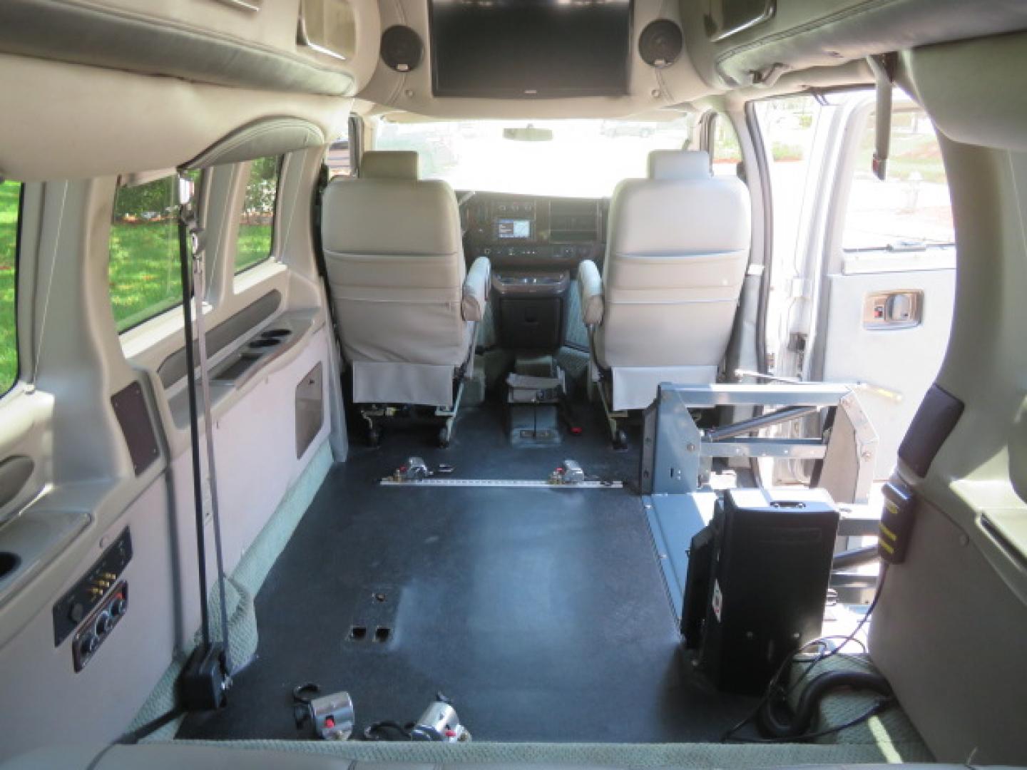 2015 Silver /Gray GMC Savana RV G2500 3LT (1GDW7LCG6F1) with an 6.0L V8 OHV 16V FFV engine, 6A transmission, located at 4301 Oak Circle #19, Boca Raton, FL, 33431, (954) 561-2499, 26.388472, -80.084045 - Photo#91