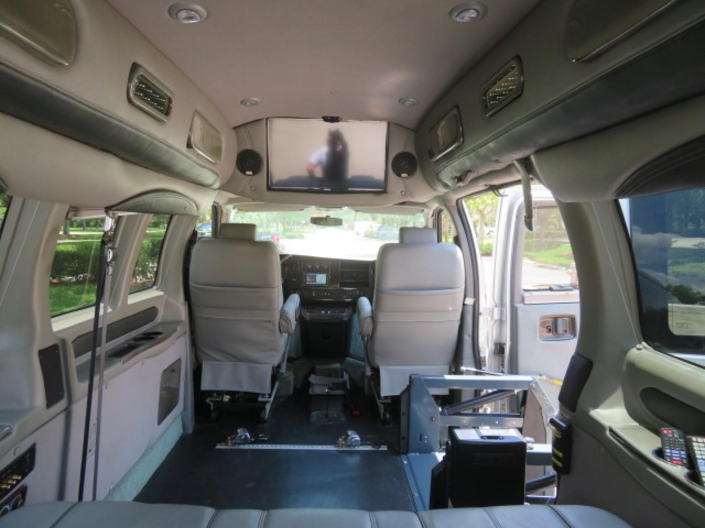 2015 Silver /Gray GMC Savana RV G2500 3LT (1GDW7LCG6F1) with an 6.0L V8 OHV 16V FFV engine, 6A transmission, located at 4301 Oak Circle #19, Boca Raton, FL, 33431, (954) 561-2499, 26.388472, -80.084045 - Photo#90