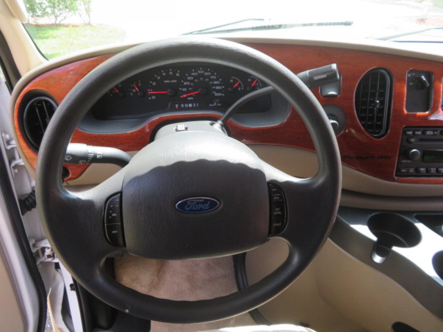 2006 White /Tan Ford Econoline E-350 Super Duty (1FDSE34L56H) with an 5.4L V8 SOHC 16V engine, located at 4301 Oak Circle #19, Boca Raton, FL, 33431, (954) 561-2499, 26.388472, -80.084045 - You are looking at Nicest 2006 Ford E350 Super Duty Pleasure Way Excel TS 5.4L V8 with Ultra Low 46K Original Miles Fully Loaded Class B RV. High End Quality with everything you need to go off grid today. This is a One Owner Rust Free Southern Van with a Clean Carfax and Clean Title. This Pleasure W - Photo#46