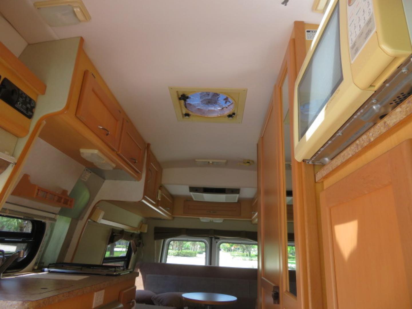 2006 White /Tan Ford Econoline E-350 Super Duty (1FDSE34L56H) with an 5.4L V8 SOHC 16V engine, located at 4301 Oak Circle #19, Boca Raton, FL, 33431, (954) 561-2499, 26.388472, -80.084045 - You are looking at Nicest 2006 Ford E350 Super Duty Pleasure Way Excel TS 5.4L V8 with Ultra Low 46K Original Miles Fully Loaded Class B RV. High End Quality with everything you need to go off grid today. This is a One Owner Rust Free Southern Van with a Clean Carfax and Clean Title. This Pleasure W - Photo#52