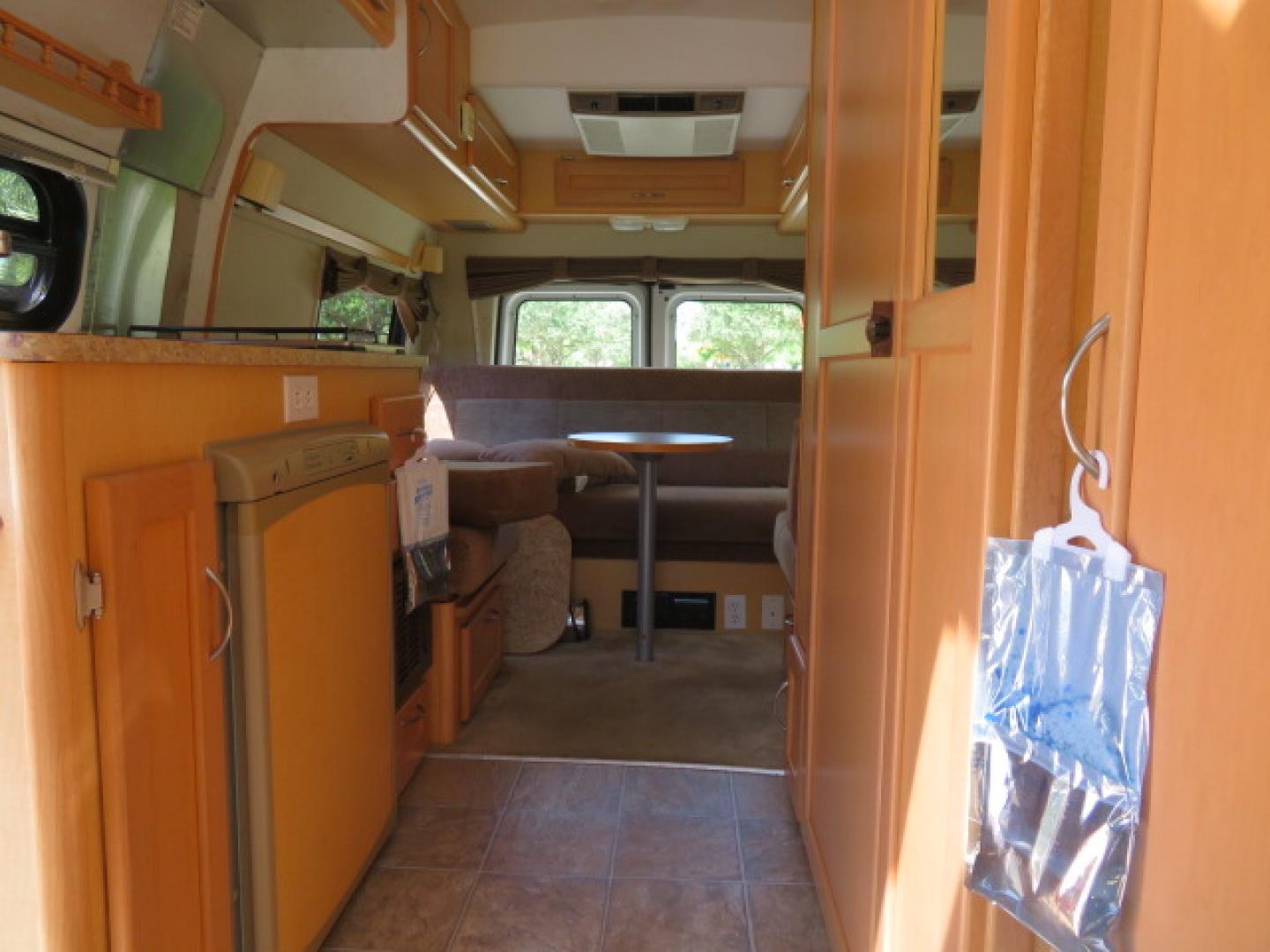 2006 White /Tan Ford Econoline E-350 Super Duty (1FDSE34L56H) with an 5.4L V8 SOHC 16V engine, located at 4301 Oak Circle #19, Boca Raton, FL, 33431, (954) 561-2499, 26.388472, -80.084045 - You are looking at Nicest 2006 Ford E350 Super Duty Pleasure Way Excel TS 5.4L V8 with Ultra Low 46K Original Miles Fully Loaded Class B RV. High End Quality with everything you need to go off grid today. This is a One Owner Rust Free Southern Van with a Clean Carfax and Clean Title. This Pleasure W - Photo#53