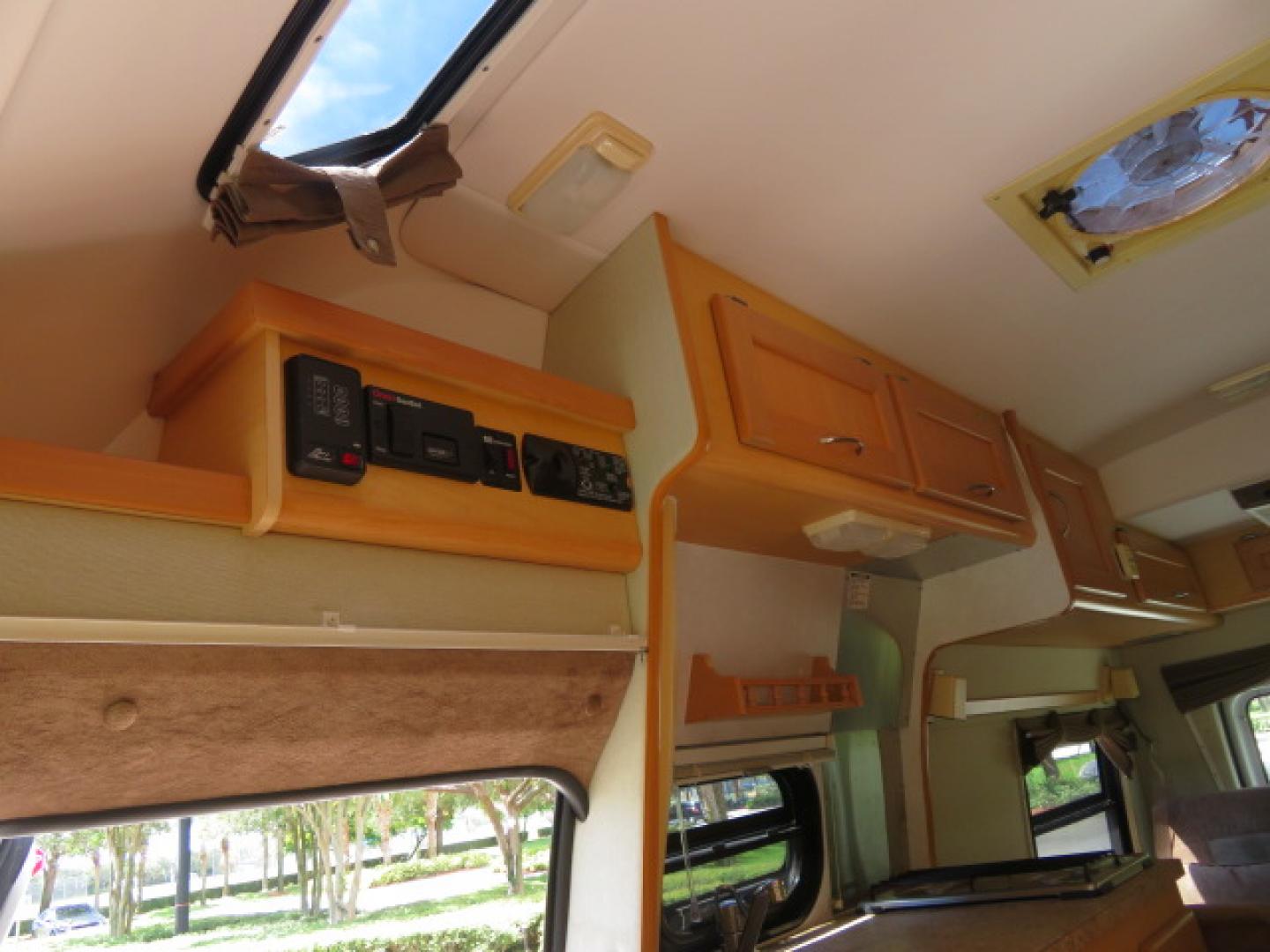 2006 White /Tan Ford Econoline E-350 Super Duty (1FDSE34L56H) with an 5.4L V8 SOHC 16V engine, located at 4301 Oak Circle #19, Boca Raton, FL, 33431, (954) 561-2499, 26.388472, -80.084045 - You are looking at Nicest 2006 Ford E350 Super Duty Pleasure Way Excel TS 5.4L V8 with Ultra Low 46K Original Miles Fully Loaded Class B RV. High End Quality with everything you need to go off grid today. This is a One Owner Rust Free Southern Van with a Clean Carfax and Clean Title. This Pleasure W - Photo#66