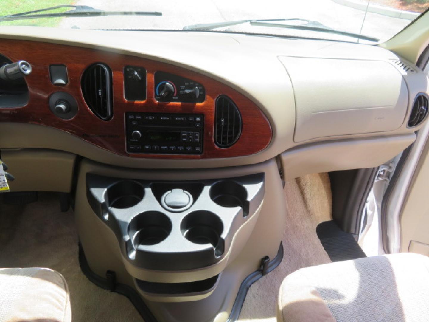 2006 White /Tan Ford Econoline E-350 Super Duty (1FDSE34L56H) with an 5.4L V8 SOHC 16V engine, located at 4301 Oak Circle #19, Boca Raton, FL, 33431, (954) 561-2499, 26.388472, -80.084045 - You are looking at Nicest 2006 Ford E350 Super Duty Pleasure Way Excel TS 5.4L V8 with Ultra Low 46K Original Miles Fully Loaded Class B RV. High End Quality with everything you need to go off grid today. This is a One Owner Rust Free Southern Van with a Clean Carfax and Clean Title. This Pleasure W - Photo#69