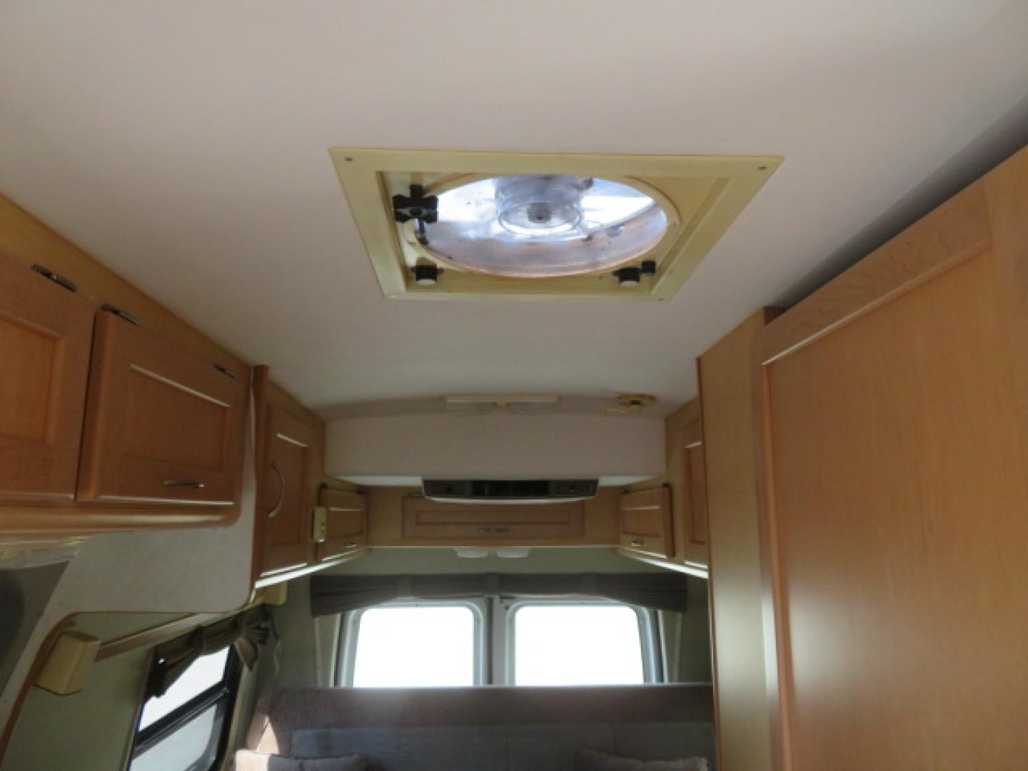 2006 White /Tan Ford Econoline E-350 Super Duty (1FDSE34L56H) with an 5.4L V8 SOHC 16V engine, located at 4301 Oak Circle #19, Boca Raton, FL, 33431, (954) 561-2499, 26.388472, -80.084045 - You are looking at Nicest 2006 Ford E350 Super Duty Pleasure Way Excel TS 5.4L V8 with Ultra Low 46K Original Miles Fully Loaded Class B RV. High End Quality with everything you need to go off grid today. This is a One Owner Rust Free Southern Van with a Clean Carfax and Clean Title. This Pleasure W - Photo#72