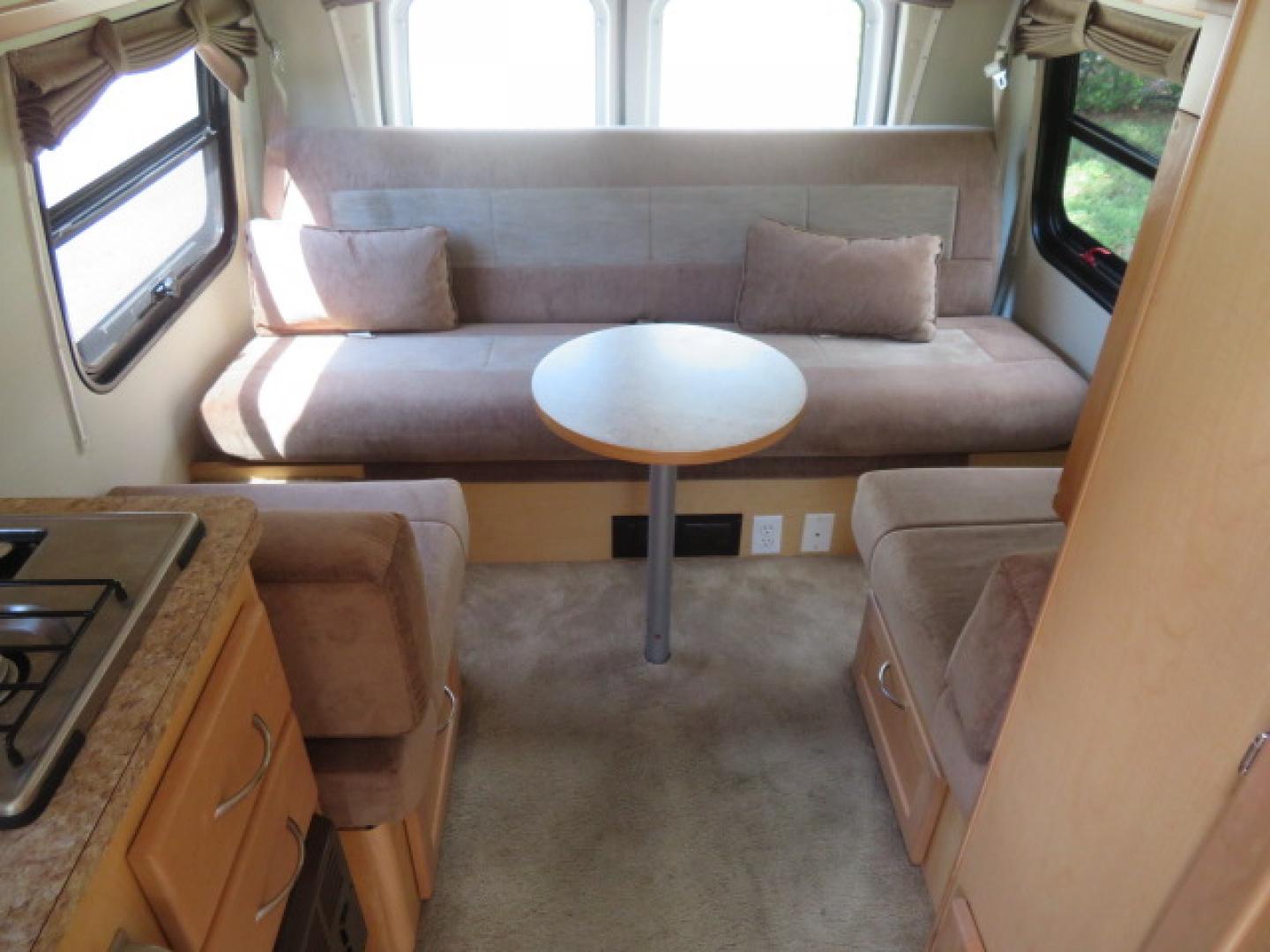 2006 White /Tan Ford Econoline E-350 Super Duty (1FDSE34L56H) with an 5.4L V8 SOHC 16V engine, located at 4301 Oak Circle #19, Boca Raton, FL, 33431, (954) 561-2499, 26.388472, -80.084045 - You are looking at Nicest 2006 Ford E350 Super Duty Pleasure Way Excel TS 5.4L V8 with Ultra Low 46K Original Miles Fully Loaded Class B RV. High End Quality with everything you need to go off grid today. This is a One Owner Rust Free Southern Van with a Clean Carfax and Clean Title. This Pleasure W - Photo#74