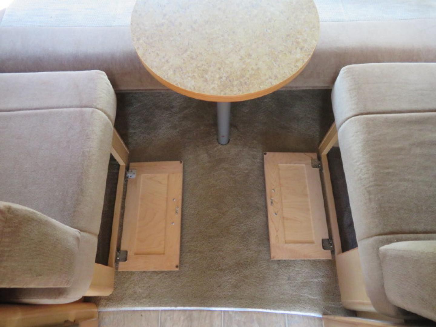 2006 White /Tan Ford Econoline E-350 Super Duty (1FDSE34L56H) with an 5.4L V8 SOHC 16V engine, located at 4301 Oak Circle #19, Boca Raton, FL, 33431, (954) 561-2499, 26.388472, -80.084045 - You are looking at Nicest 2006 Ford E350 Super Duty Pleasure Way Excel TS 5.4L V8 with Ultra Low 46K Original Miles Fully Loaded Class B RV. High End Quality with everything you need to go off grid today. This is a One Owner Rust Free Southern Van with a Clean Carfax and Clean Title. This Pleasure W - Photo#88