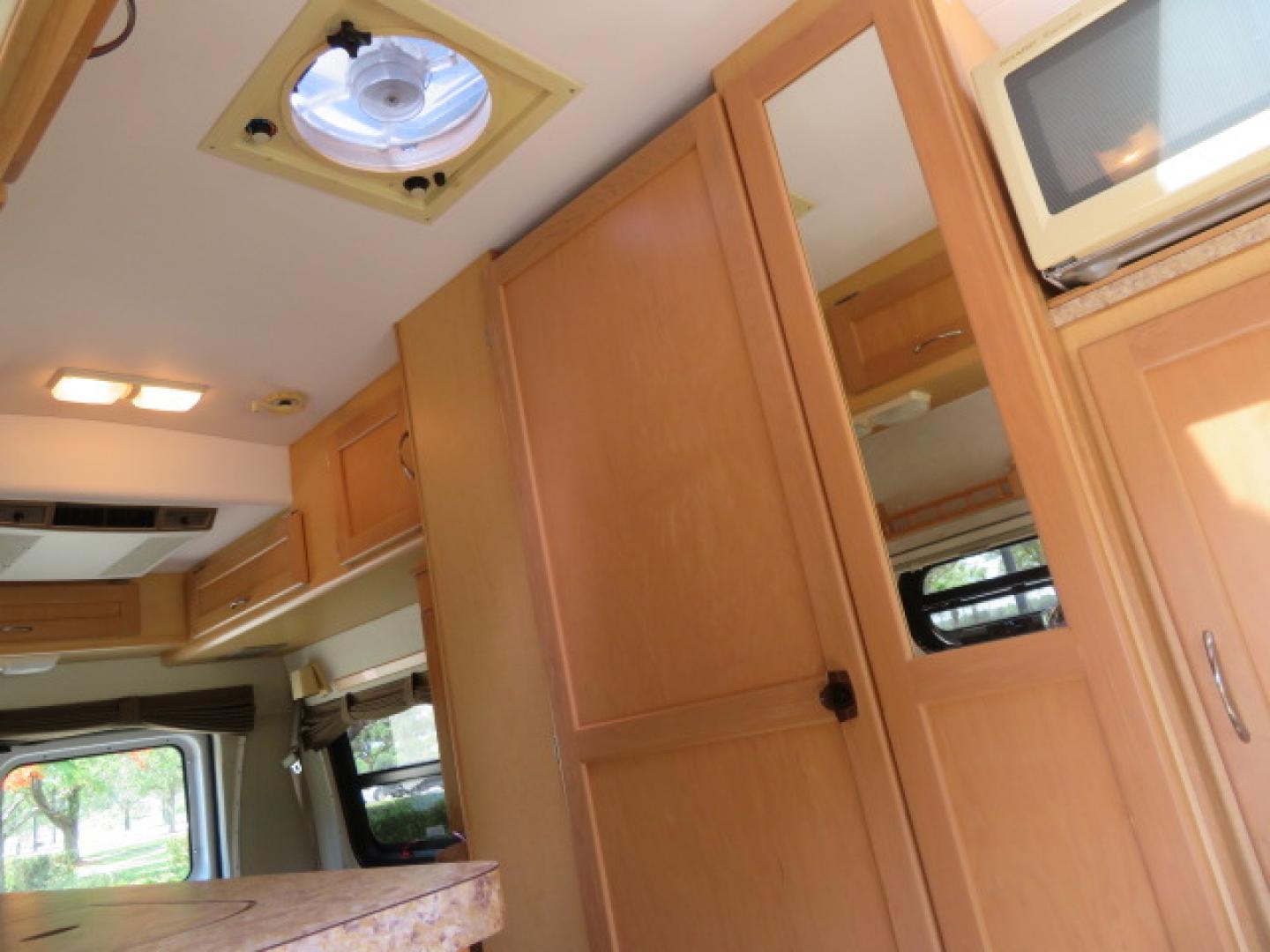 2006 White /Tan Ford Econoline E-350 Super Duty (1FDSE34L56H) with an 5.4L V8 SOHC 16V engine, located at 4301 Oak Circle #19, Boca Raton, FL, 33431, (954) 561-2499, 26.388472, -80.084045 - You are looking at Nicest 2006 Ford E350 Super Duty Pleasure Way Excel TS 5.4L V8 with Ultra Low 46K Original Miles Fully Loaded Class B RV. High End Quality with everything you need to go off grid today. This is a One Owner Rust Free Southern Van with a Clean Carfax and Clean Title. This Pleasure W - Photo#98