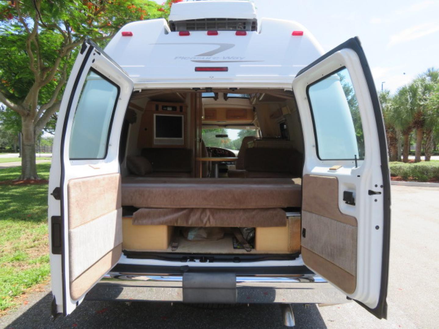 2006 White /Tan Ford Econoline E-350 Super Duty (1FDSE34L56H) with an 5.4L V8 SOHC 16V engine, located at 4301 Oak Circle #19, Boca Raton, FL, 33431, (954) 561-2499, 26.388472, -80.084045 - You are looking at Nicest 2006 Ford E350 Super Duty Pleasure Way Excel TS 5.4L V8 with Ultra Low 46K Original Miles Fully Loaded Class B RV. High End Quality with everything you need to go off grid today. This is a One Owner Rust Free Southern Van with a Clean Carfax and Clean Title. This Pleasure W - Photo#100