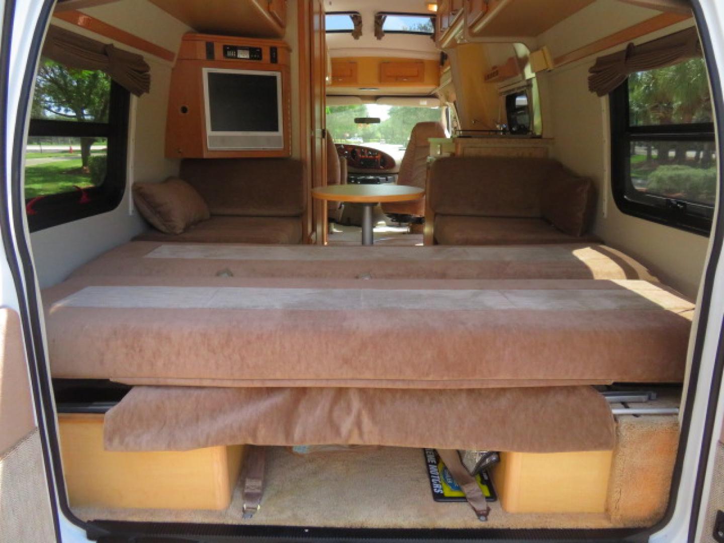 2006 White /Tan Ford Econoline E-350 Super Duty (1FDSE34L56H) with an 5.4L V8 SOHC 16V engine, located at 4301 Oak Circle #19, Boca Raton, FL, 33431, (954) 561-2499, 26.388472, -80.084045 - You are looking at Nicest 2006 Ford E350 Super Duty Pleasure Way Excel TS 5.4L V8 with Ultra Low 46K Original Miles Fully Loaded Class B RV. High End Quality with everything you need to go off grid today. This is a One Owner Rust Free Southern Van with a Clean Carfax and Clean Title. This Pleasure W - Photo#104