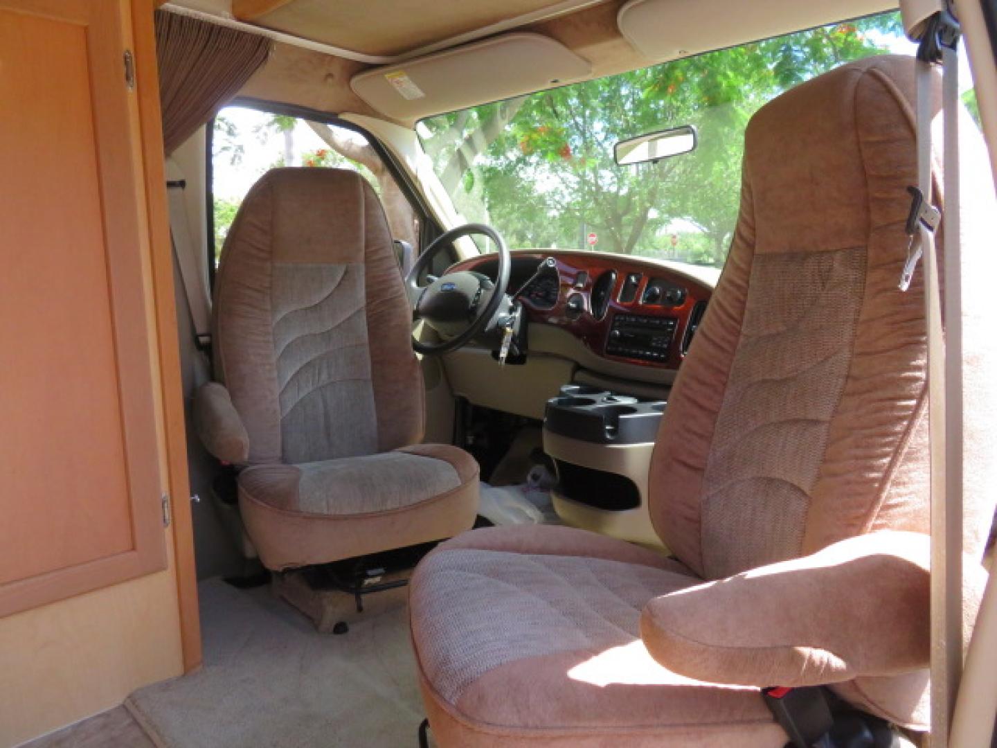 2006 White /Tan Ford Econoline E-350 Super Duty (1FDSE34L56H) with an 5.4L V8 SOHC 16V engine, located at 4301 Oak Circle #19, Boca Raton, FL, 33431, (954) 561-2499, 26.388472, -80.084045 - You are looking at Nicest 2006 Ford E350 Super Duty Pleasure Way Excel TS 5.4L V8 with Ultra Low 46K Original Miles Fully Loaded Class B RV. High End Quality with everything you need to go off grid today. This is a One Owner Rust Free Southern Van with a Clean Carfax and Clean Title. This Pleasure W - Photo#114