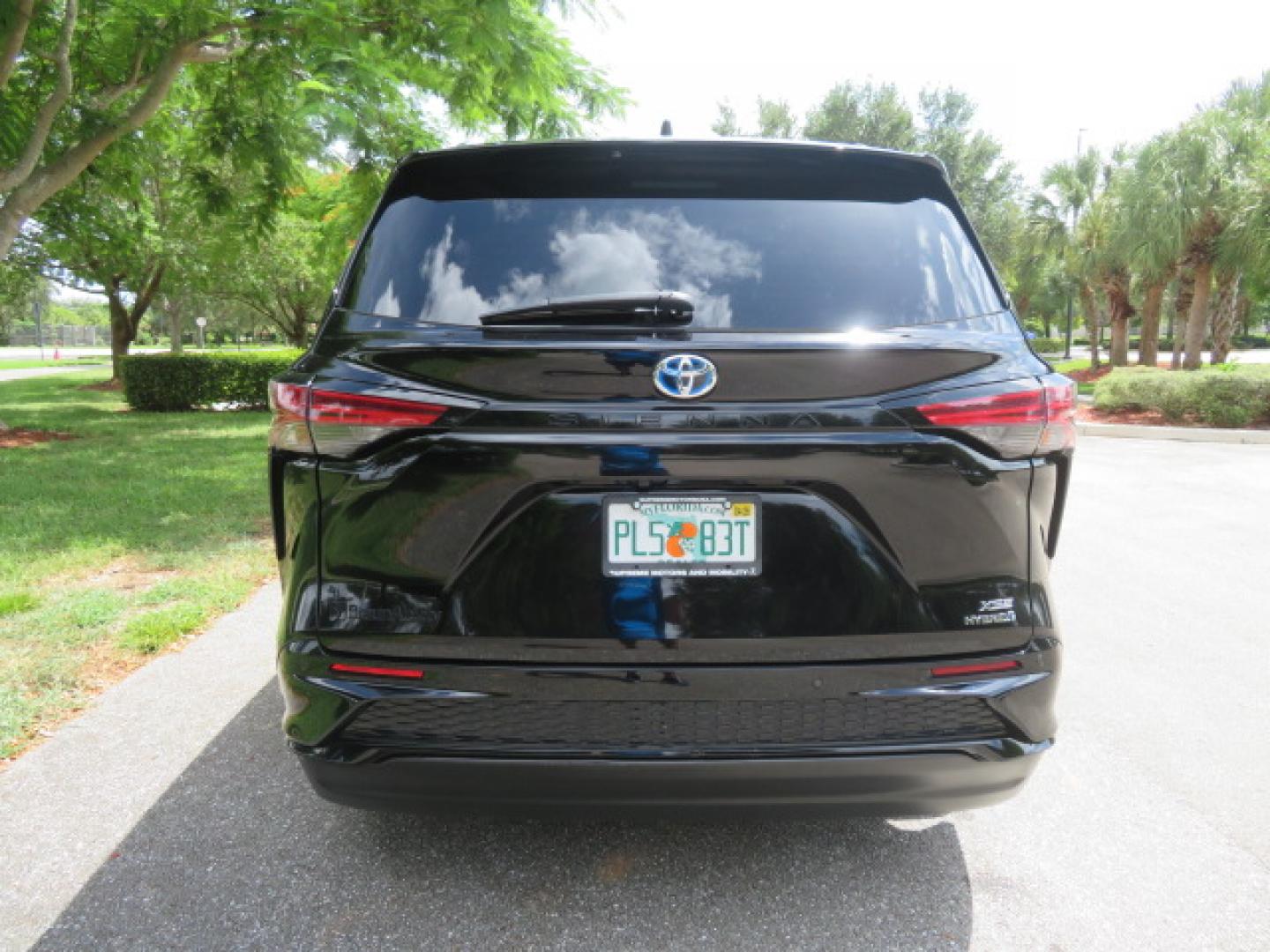 2024 Black /Black Toyota Sienna XSE 7-Passenger (5TDDRKEC4RS) with an 2.5L L4 DOHC 16V HYBRID engine, CVT transmission, located at 4301 Oak Circle #19, Boca Raton, FL, 33431, (954) 561-2499, 26.388472, -80.084045 - You are looking at a stunning 2024 Toyota Sienna XSE Sport Handicap Wheelchair Conversion Van Braunability XT with 14K Miles with Transfer and Hand Controls. Beautiful Black on Black Color Combo with Side Entry Braun Conversion. Clean Carfax, Clean Autocheck, and Clean Title. No issues and No Storie - Photo#19