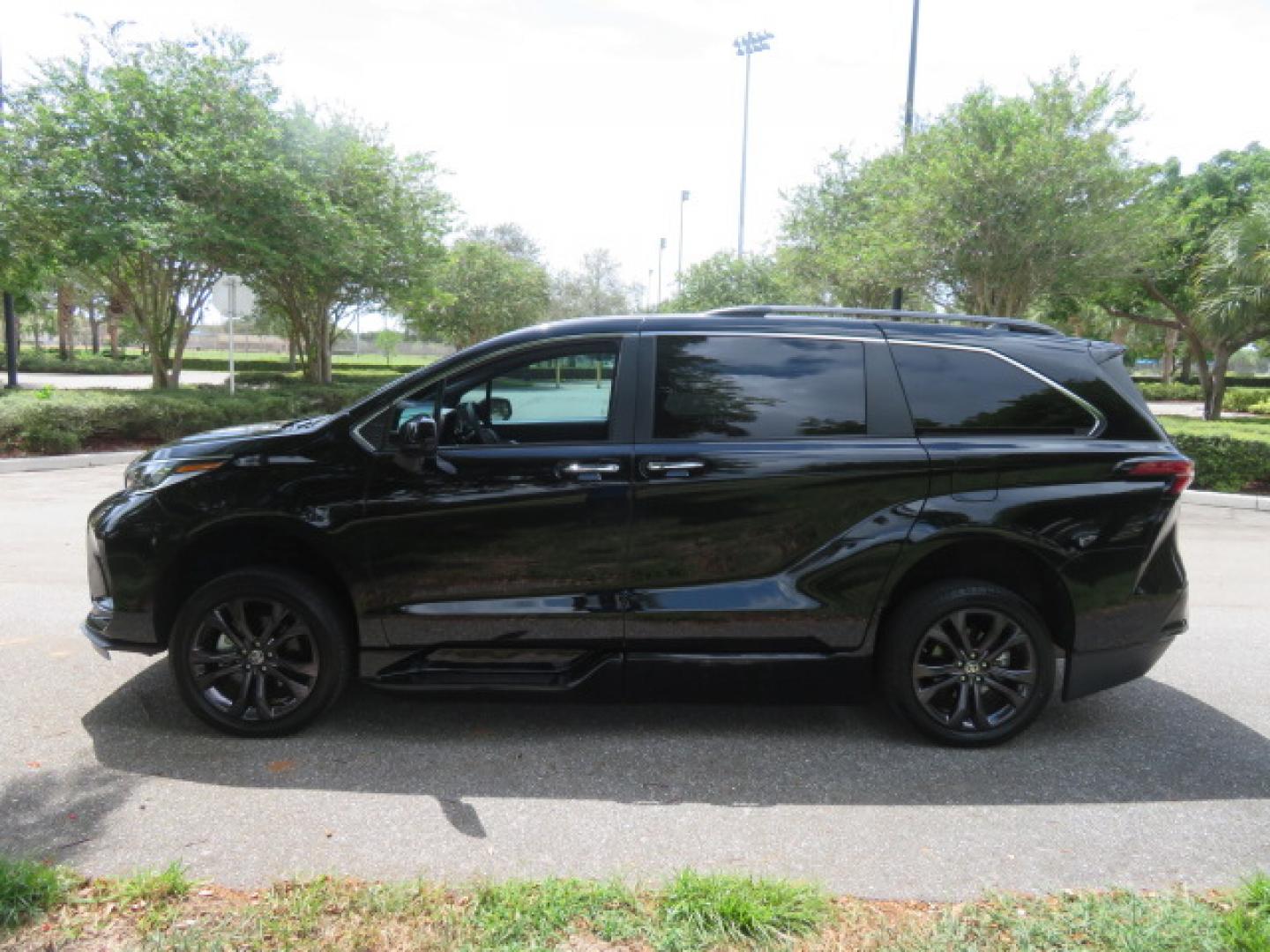 2024 Black /Black Toyota Sienna XSE 7-Passenger (5TDDRKEC4RS) with an 2.5L L4 DOHC 16V HYBRID engine, CVT transmission, located at 4301 Oak Circle #19, Boca Raton, FL, 33431, (954) 561-2499, 26.388472, -80.084045 - You are looking at a stunning 2024 Toyota Sienna XSE Sport Handicap Wheelchair Conversion Van Braunability XT with 14K Miles with Transfer and Hand Controls. Beautiful Black on Black Color Combo with Side Entry Braun Conversion. Clean Carfax, Clean Autocheck, and Clean Title. No issues and No Storie - Photo#28