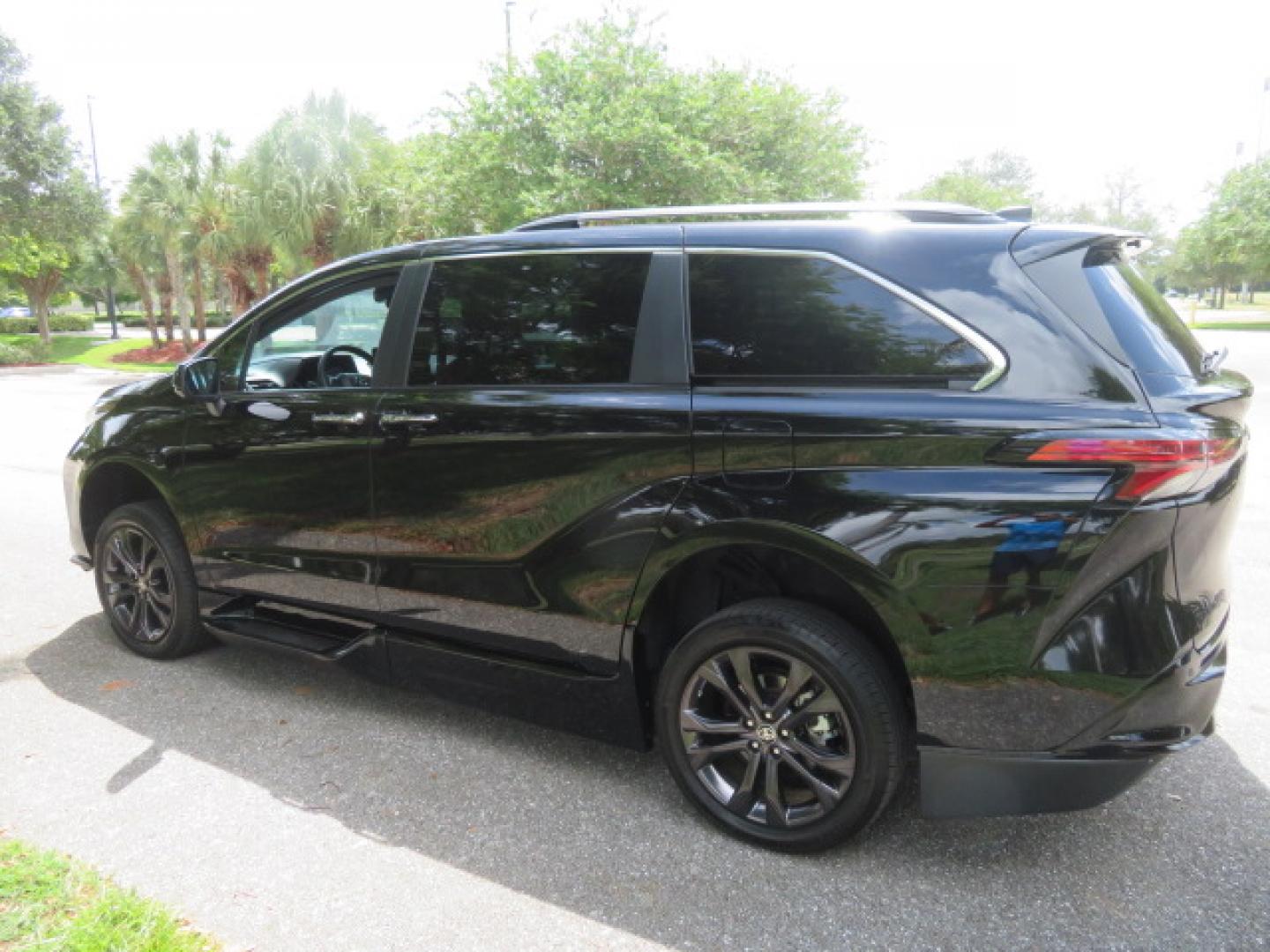 2024 Black /Black Toyota Sienna XSE 7-Passenger (5TDDRKEC4RS) with an 2.5L L4 DOHC 16V HYBRID engine, CVT transmission, located at 4301 Oak Circle #19, Boca Raton, FL, 33431, (954) 561-2499, 26.388472, -80.084045 - You are looking at a stunning 2024 Toyota Sienna XSE Sport Handicap Wheelchair Conversion Van Braunability XT with 14K Miles with Transfer and Hand Controls. Beautiful Black on Black Color Combo with Side Entry Braun Conversion. Clean Carfax, Clean Autocheck, and Clean Title. No issues and No Storie - Photo#29