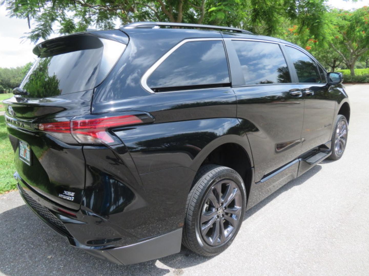 2024 Black /Black Toyota Sienna XSE 7-Passenger (5TDDRKEC4RS) with an 2.5L L4 DOHC 16V HYBRID engine, CVT transmission, located at 4301 Oak Circle #19, Boca Raton, FL, 33431, (954) 561-2499, 26.388472, -80.084045 - You are looking at a stunning 2024 Toyota Sienna XSE Sport Handicap Wheelchair Conversion Van Braunability XT with 14K Miles with Transfer and Hand Controls. Beautiful Black on Black Color Combo with Side Entry Braun Conversion. Clean Carfax, Clean Autocheck, and Clean Title. No issues and No Storie - Photo#34
