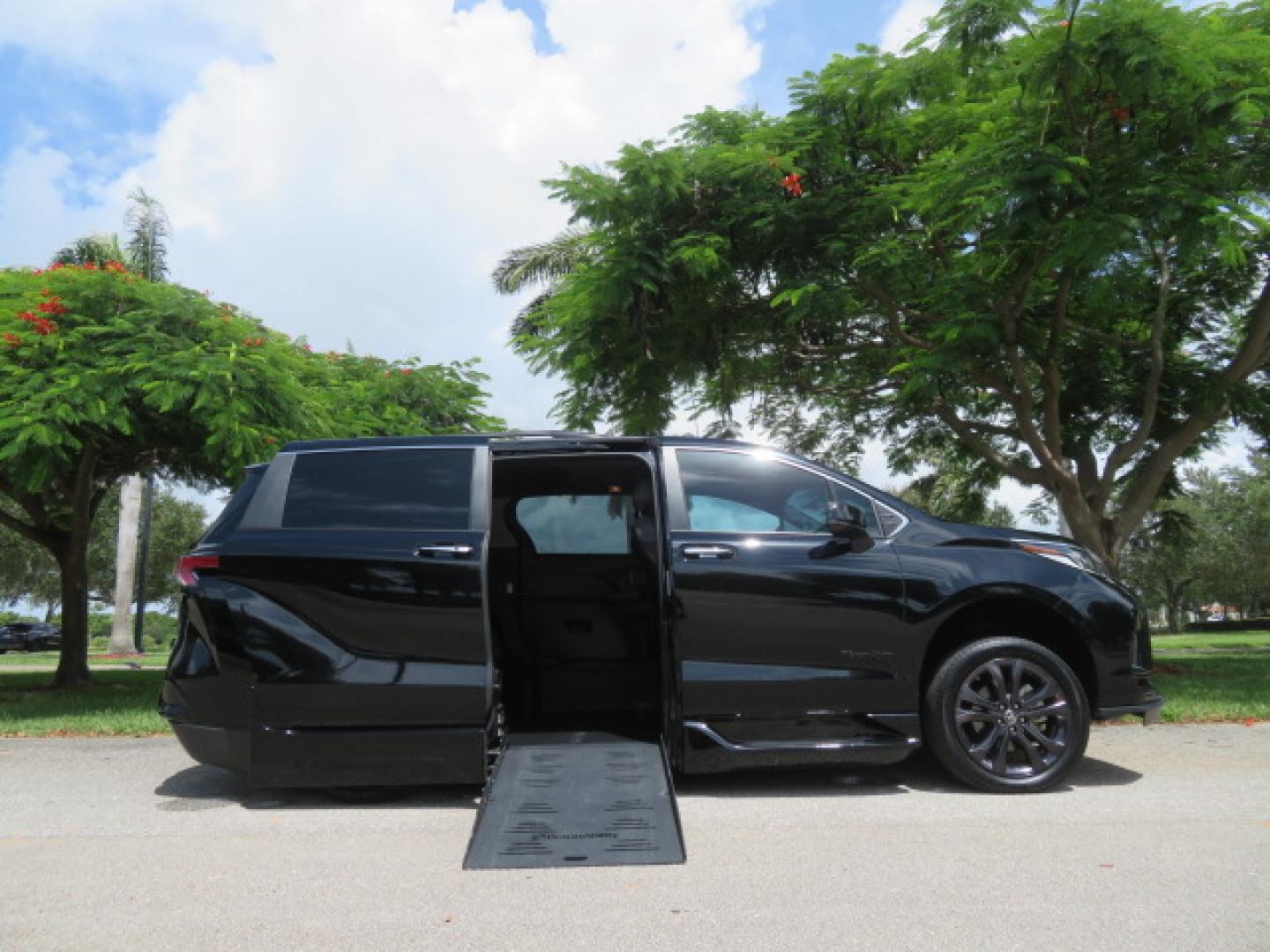 2024 Black /Black Toyota Sienna XSE 7-Passenger (5TDDRKEC4RS) with an 2.5L L4 DOHC 16V HYBRID engine, CVT transmission, located at 4301 Oak Circle #19, Boca Raton, FL, 33431, (954) 561-2499, 26.388472, -80.084045 - You are looking at a stunning 2024 Toyota Sienna XSE Sport Handicap Wheelchair Conversion Van Braunability XT with 14K Miles with Transfer and Hand Controls. Beautiful Black on Black Color Combo with Side Entry Braun Conversion. Clean Carfax, Clean Autocheck, and Clean Title. No issues and No Storie - Photo#35
