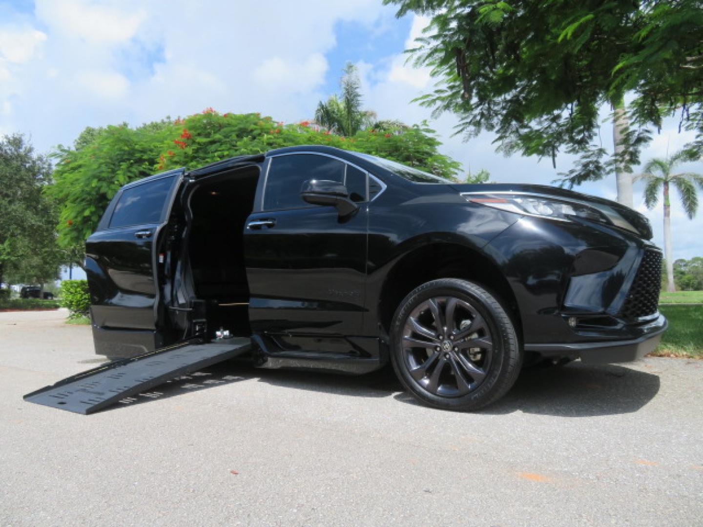 2024 Black /Black Toyota Sienna XSE 7-Passenger (5TDDRKEC4RS) with an 2.5L L4 DOHC 16V HYBRID engine, CVT transmission, located at 4301 Oak Circle #19, Boca Raton, FL, 33431, (954) 561-2499, 26.388472, -80.084045 - You are looking at a stunning 2024 Toyota Sienna XSE Sport Handicap Wheelchair Conversion Van Braunability XT with 14K Miles with Transfer and Hand Controls. Beautiful Black on Black Color Combo with Side Entry Braun Conversion. Clean Carfax, Clean Autocheck, and Clean Title. No issues and No Storie - Photo#37