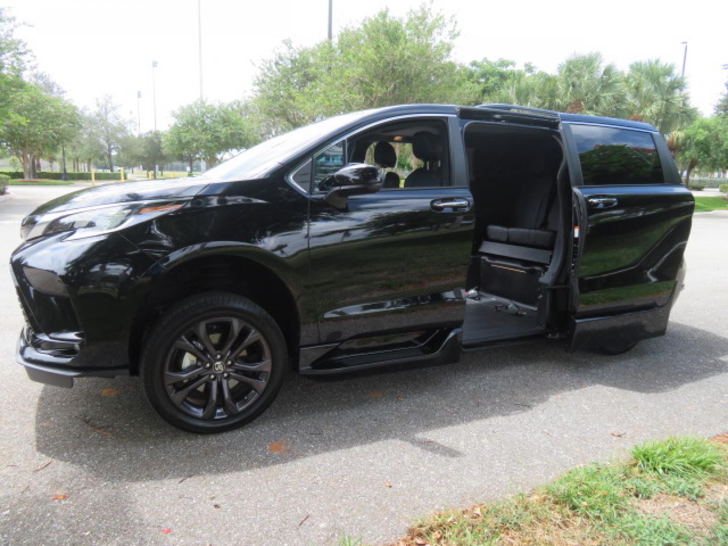 2024 Black /Black Toyota Sienna XSE 7-Passenger (5TDDRKEC4RS) with an 2.5L L4 DOHC 16V HYBRID engine, CVT transmission, located at 4301 Oak Circle #19, Boca Raton, FL, 33431, (954) 561-2499, 26.388472, -80.084045 - You are looking at a stunning 2024 Toyota Sienna XSE Sport Handicap Wheelchair Conversion Van Braunability XT with 14K Miles with Transfer and Hand Controls. Beautiful Black on Black Color Combo with Side Entry Braun Conversion. Clean Carfax, Clean Autocheck, and Clean Title. No issues and No Storie - Photo#80