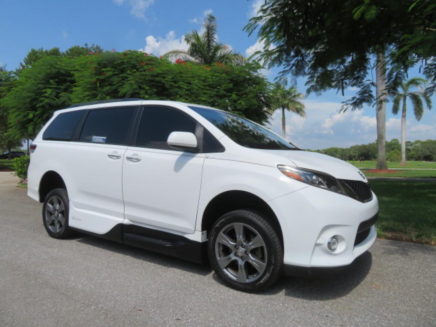 2017 White /Black Toyota Sienna SE 8-Passenger (5TDXZ3DC3HS) with an 3.5L V6 EFI DOHC 24V engine, 8A transmission, located at 4301 Oak Circle #19, Boca Raton, FL, 33431, (954) 561-2499, 26.388472, -80.084045 - You are looking at Gorgeous Low Mileage 2017 Toyota Sienna SE Sport Handicap Van Wheelchair Van VMI Conversion Van with 42K Original Miles, Power Side Entry Ramp with Kneeling Van Function, Q Straint Tie Down System. Quick Release Front Seats, Floor with L Tracks, Black Leather Interior, Premium Sou - Photo#8