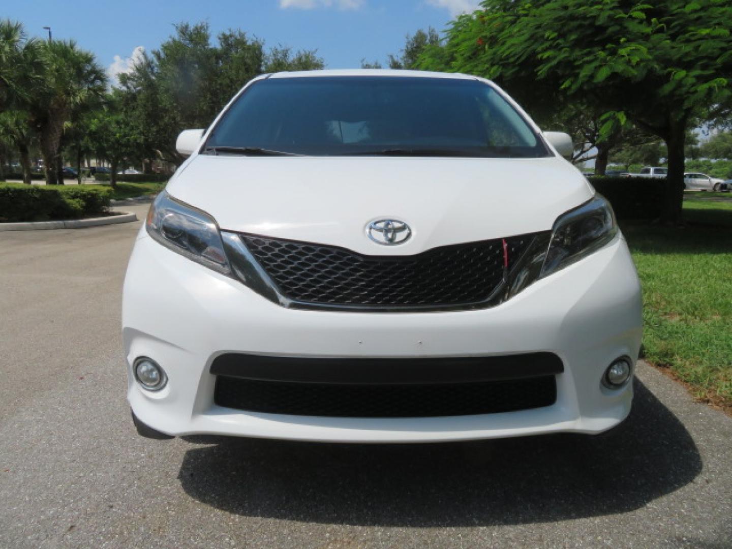 2017 White /Black Toyota Sienna SE 8-Passenger (5TDXZ3DC3HS) with an 3.5L V6 EFI DOHC 24V engine, 8A transmission, located at 4301 Oak Circle #19, Boca Raton, FL, 33431, (954) 561-2499, 26.388472, -80.084045 - You are looking at Gorgeous Low Mileage 2017 Toyota Sienna SE Sport Handicap Van Wheelchair Van VMI Conversion Van with 42K Original Miles, Power Side Entry Ramp with Kneeling Van Function, Q Straint Tie Down System. Quick Release Front Seats, Floor with L Tracks, Black Leather Interior, Premium Sou - Photo#10