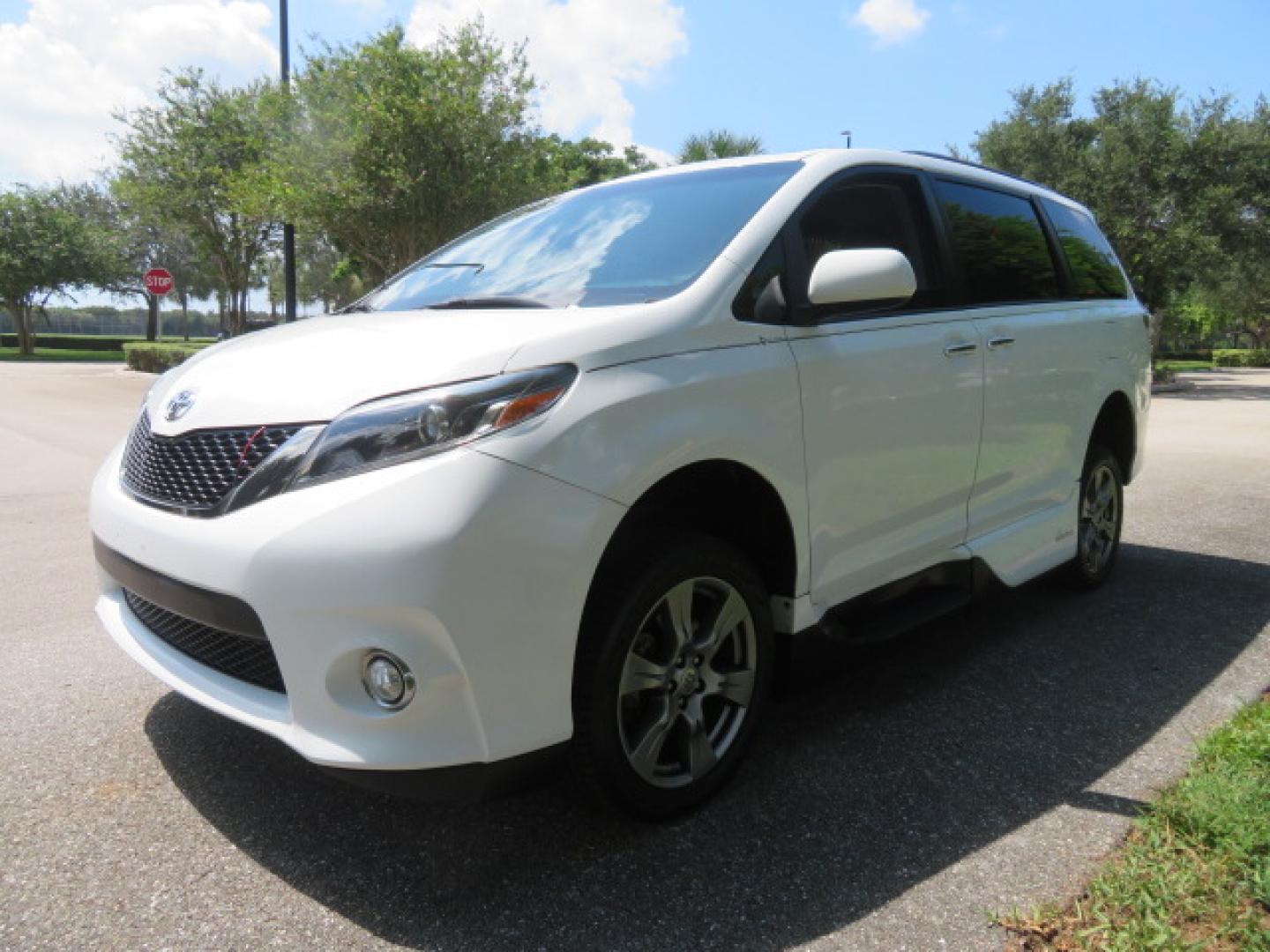 2017 White /Black Toyota Sienna SE 8-Passenger (5TDXZ3DC3HS) with an 3.5L V6 EFI DOHC 24V engine, 8A transmission, located at 4301 Oak Circle #19, Boca Raton, FL, 33431, (954) 561-2499, 26.388472, -80.084045 - You are looking at Gorgeous Low Mileage 2017 Toyota Sienna SE Sport Handicap Van Wheelchair Van VMI Conversion Van with 42K Original Miles, Power Side Entry Ramp with Kneeling Van Function, Q Straint Tie Down System. Quick Release Front Seats, Floor with L Tracks, Black Leather Interior, Premium Sou - Photo#11