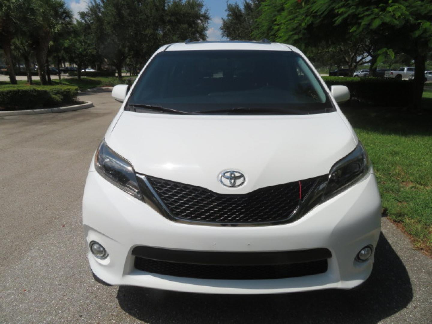 2017 White /Black Toyota Sienna SE 8-Passenger (5TDXZ3DC3HS) with an 3.5L V6 EFI DOHC 24V engine, 8A transmission, located at 4301 Oak Circle #19, Boca Raton, FL, 33431, (954) 561-2499, 26.388472, -80.084045 - You are looking at Gorgeous Low Mileage 2017 Toyota Sienna SE Sport Handicap Van Wheelchair Van VMI Conversion Van with 42K Original Miles, Power Side Entry Ramp with Kneeling Van Function, Q Straint Tie Down System. Quick Release Front Seats, Floor with L Tracks, Black Leather Interior, Premium Sou - Photo#18