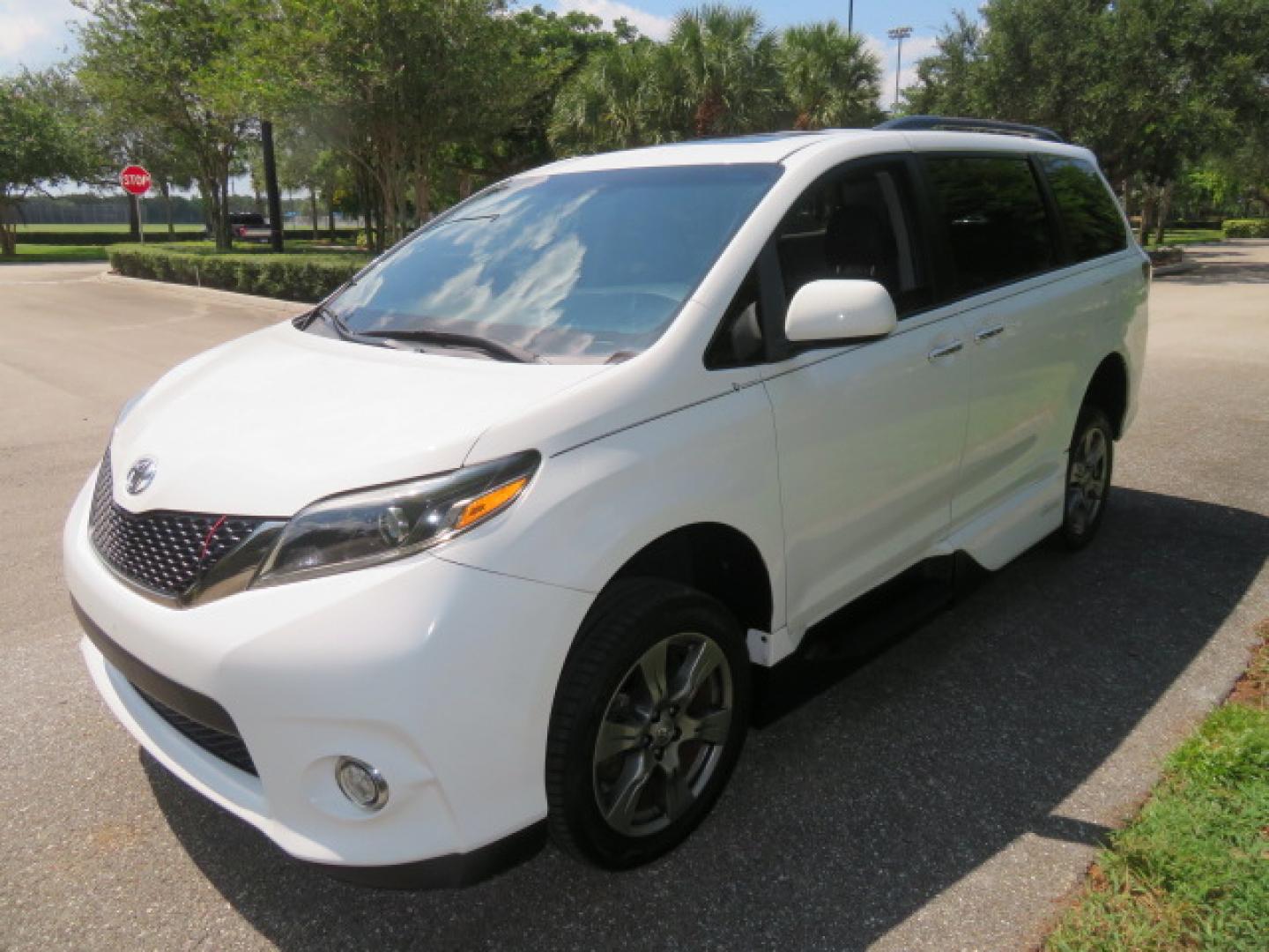 2017 White /Black Toyota Sienna SE 8-Passenger (5TDXZ3DC3HS) with an 3.5L V6 EFI DOHC 24V engine, 8A transmission, located at 4301 Oak Circle #19, Boca Raton, FL, 33431, (954) 561-2499, 26.388472, -80.084045 - You are looking at Gorgeous Low Mileage 2017 Toyota Sienna SE Sport Handicap Van Wheelchair Van VMI Conversion Van with 42K Original Miles, Power Side Entry Ramp with Kneeling Van Function, Q Straint Tie Down System. Quick Release Front Seats, Floor with L Tracks, Black Leather Interior, Premium Sou - Photo#19