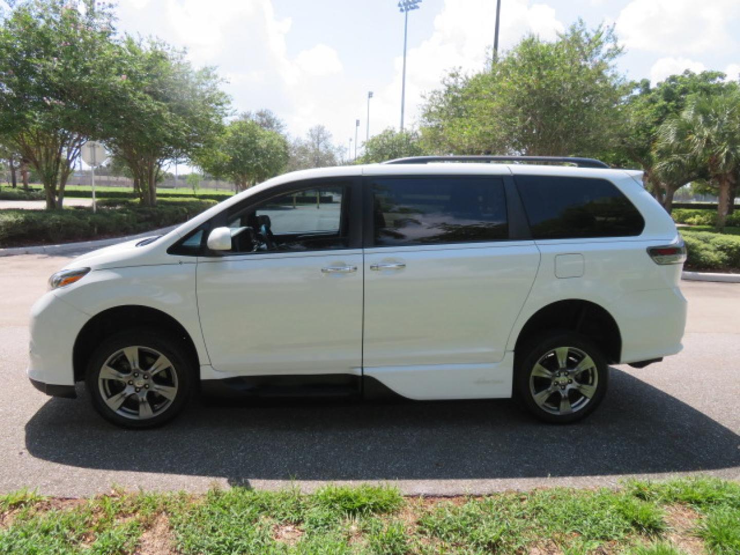 2017 White /Black Toyota Sienna SE 8-Passenger (5TDXZ3DC3HS) with an 3.5L V6 EFI DOHC 24V engine, 8A transmission, located at 4301 Oak Circle #19, Boca Raton, FL, 33431, (954) 561-2499, 26.388472, -80.084045 - You are looking at Gorgeous Low Mileage 2017 Toyota Sienna SE Sport Handicap Van Wheelchair Van VMI Conversion Van with 42K Original Miles, Power Side Entry Ramp with Kneeling Van Function, Q Straint Tie Down System. Quick Release Front Seats, Floor with L Tracks, Black Leather Interior, Premium Sou - Photo#20
