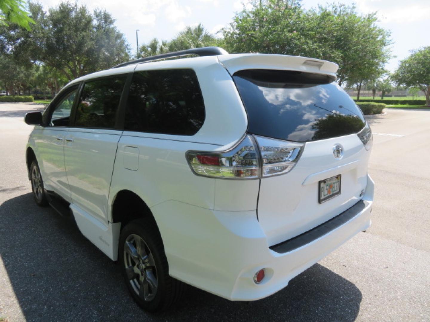 2017 White /Black Toyota Sienna SE 8-Passenger (5TDXZ3DC3HS) with an 3.5L V6 EFI DOHC 24V engine, 8A transmission, located at 4301 Oak Circle #19, Boca Raton, FL, 33431, (954) 561-2499, 26.388472, -80.084045 - You are looking at Gorgeous Low Mileage 2017 Toyota Sienna SE Sport Handicap Van Wheelchair Van VMI Conversion Van with 42K Original Miles, Power Side Entry Ramp with Kneeling Van Function, Q Straint Tie Down System. Quick Release Front Seats, Floor with L Tracks, Black Leather Interior, Premium Sou - Photo#21