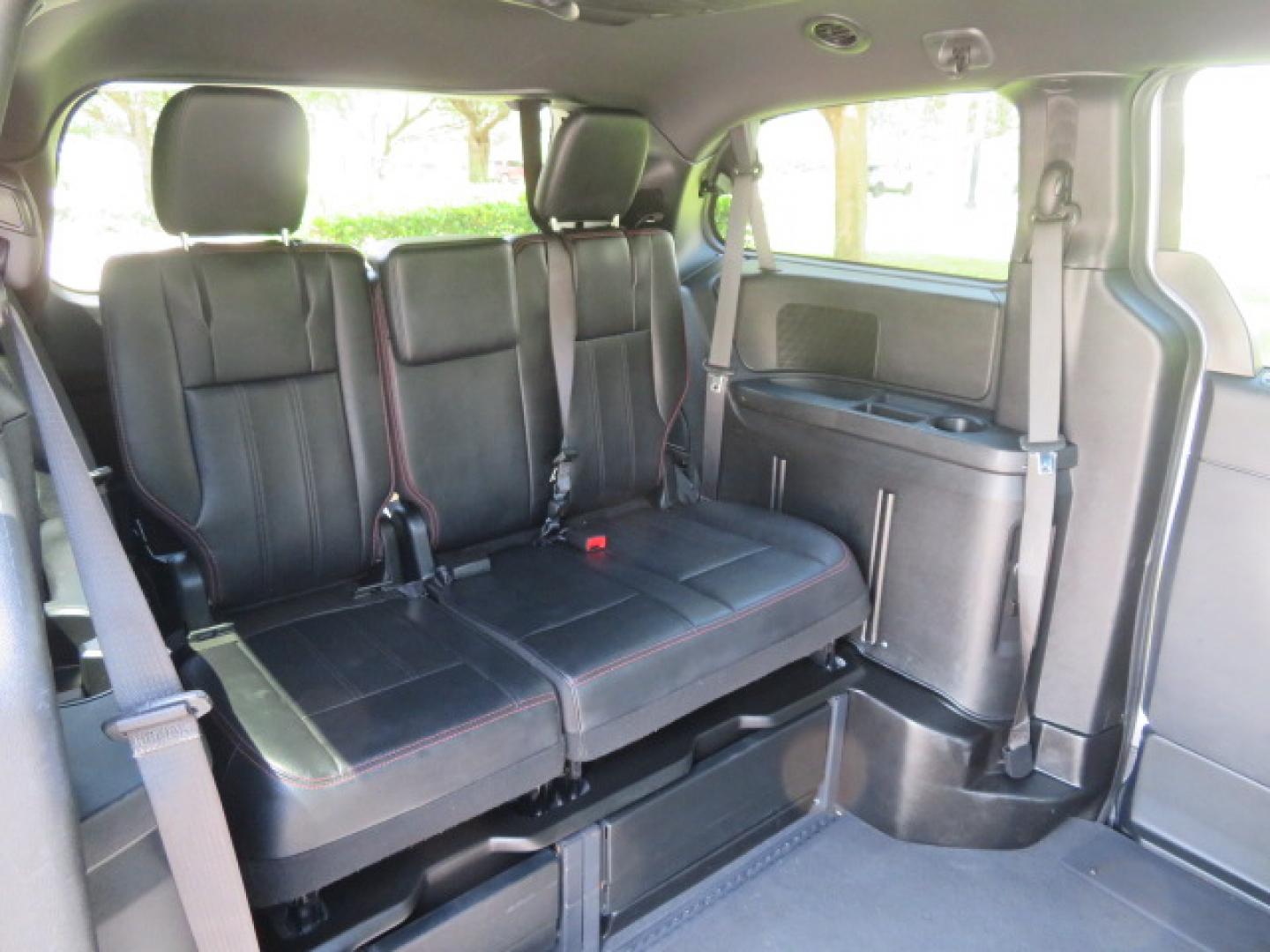 2019 Silver /Black Dodge Grand Caravan GT (2C4RDGEGXKR) with an 3.6L V6 DOHC 24V engine, 6A transmission, located at 4301 Oak Circle #19, Boca Raton, FL, 33431, (954) 561-2499, 26.388472, -80.084045 - Photo#41
