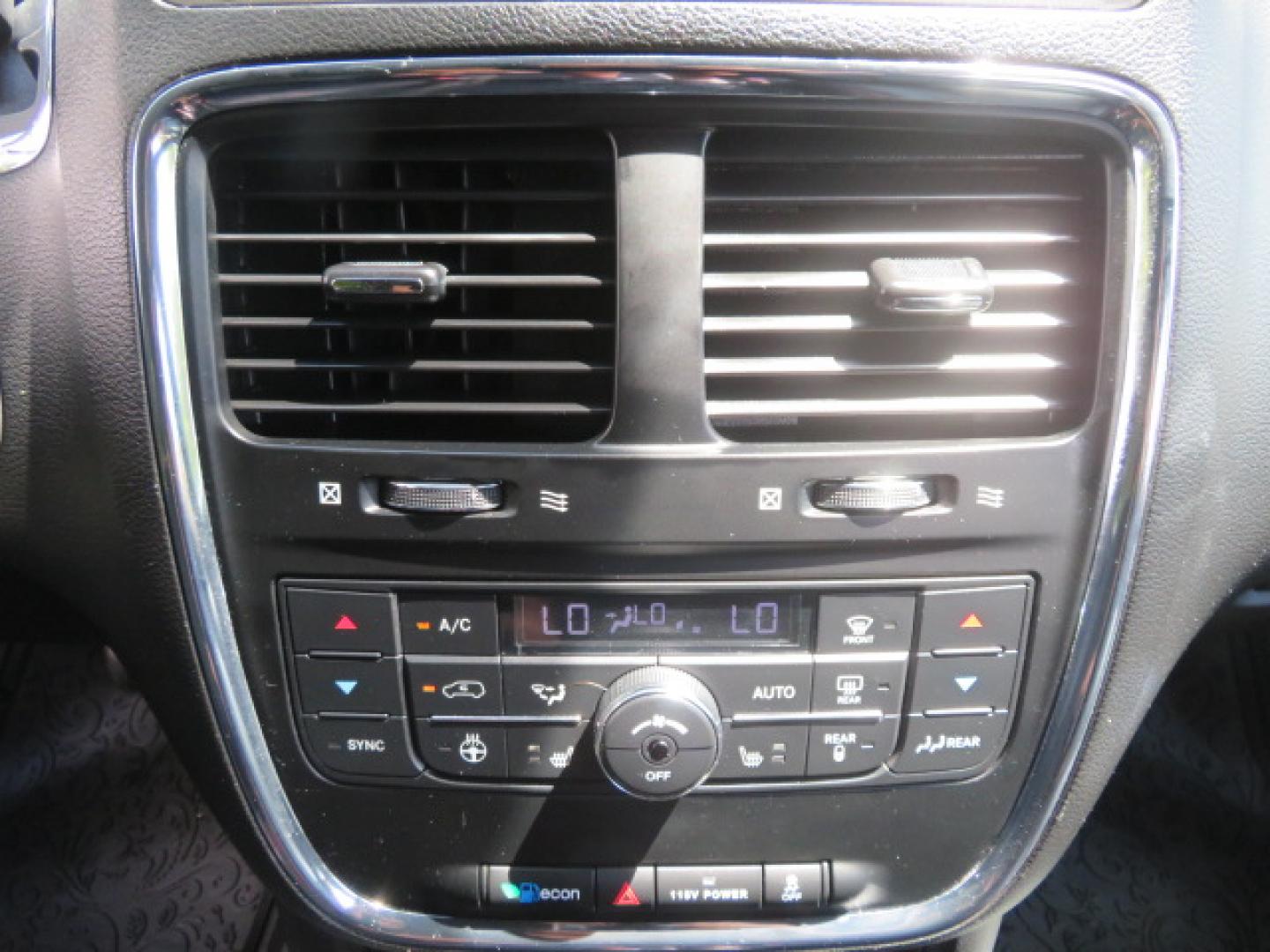 2019 Silver /Black Dodge Grand Caravan GT (2C4RDGEGXKR) with an 3.6L V6 DOHC 24V engine, 6A transmission, located at 4301 Oak Circle #19, Boca Raton, FL, 33431, (954) 561-2499, 26.388472, -80.084045 - Photo#49