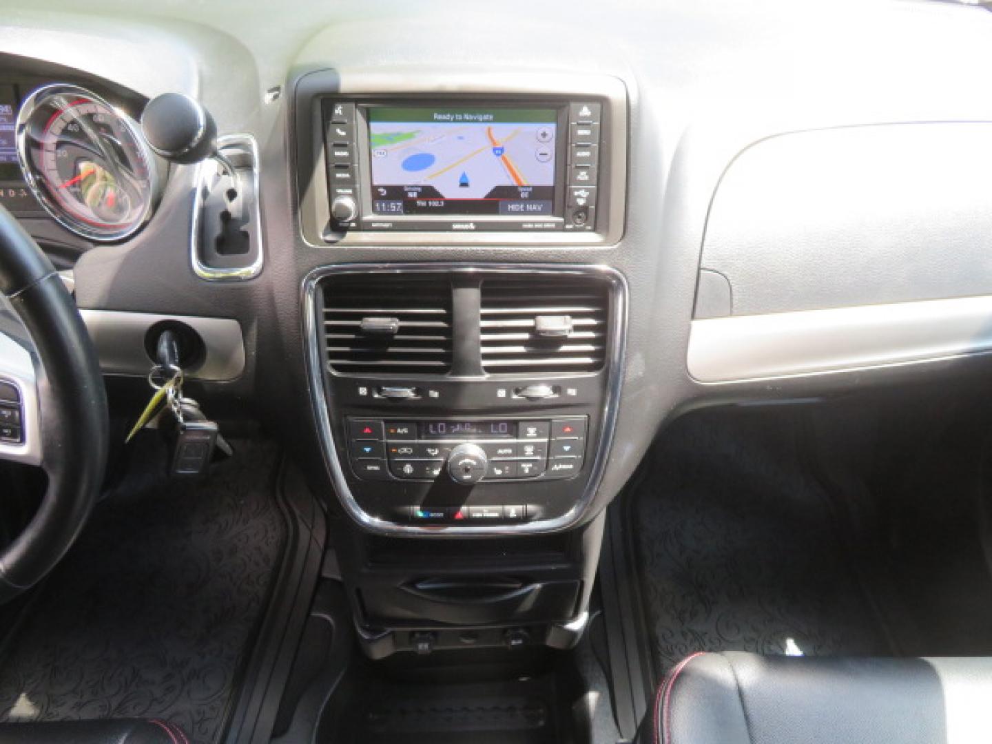 2019 Silver /Black Dodge Grand Caravan GT (2C4RDGEGXKR) with an 3.6L V6 DOHC 24V engine, 6A transmission, located at 4301 Oak Circle #19, Boca Raton, FL, 33431, (954) 561-2499, 26.388472, -80.084045 - Photo#53