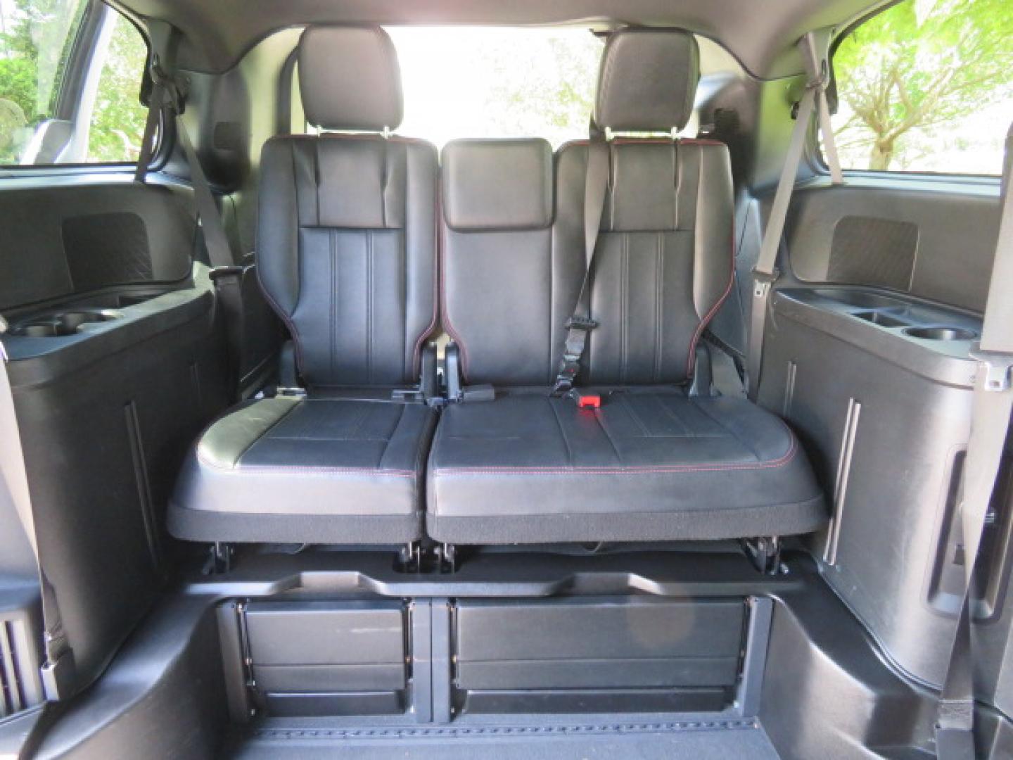 2019 Silver /Black Dodge Grand Caravan GT (2C4RDGEGXKR) with an 3.6L V6 DOHC 24V engine, 6A transmission, located at 4301 Oak Circle #19, Boca Raton, FL, 33431, (954) 561-2499, 26.388472, -80.084045 - Photo#55