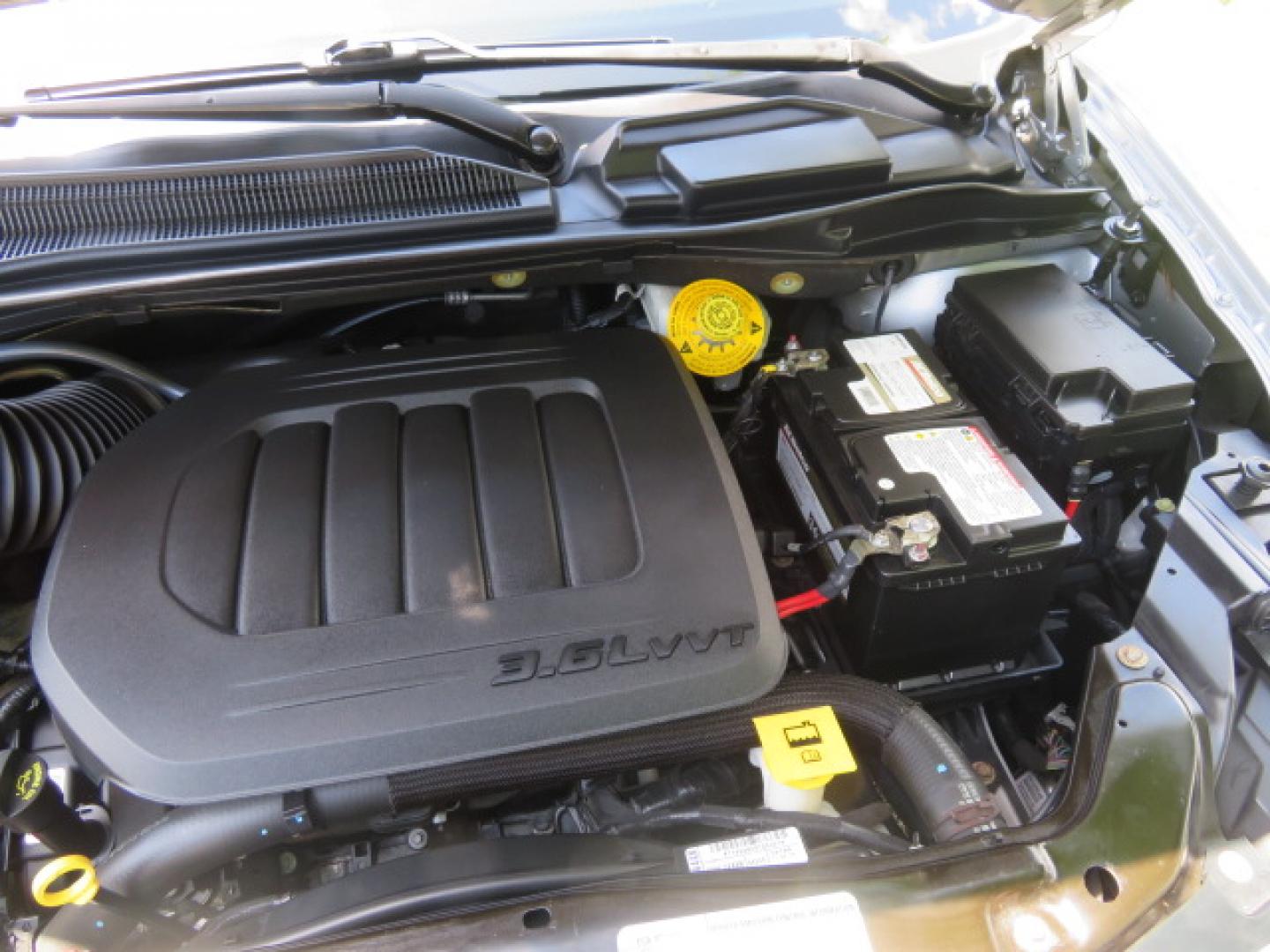 2019 Silver /Black Dodge Grand Caravan GT (2C4RDGEGXKR) with an 3.6L V6 DOHC 24V engine, 6A transmission, located at 4301 Oak Circle #19, Boca Raton, FL, 33431, (954) 561-2499, 26.388472, -80.084045 - Photo#74