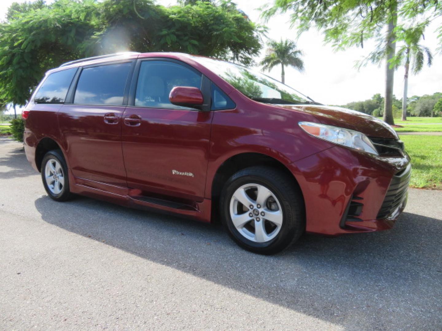 2020 Red /Gray Toyota Sienna LE 8-Passenger (5TDKZ3DC9LS) with an 3.5L V6 EFI DOHC 24V engine, 8A transmission, located at 4301 Oak Circle #19, Boca Raton, FL, 33431, (954) 561-2499, 26.388472, -80.084045 - Photo#7