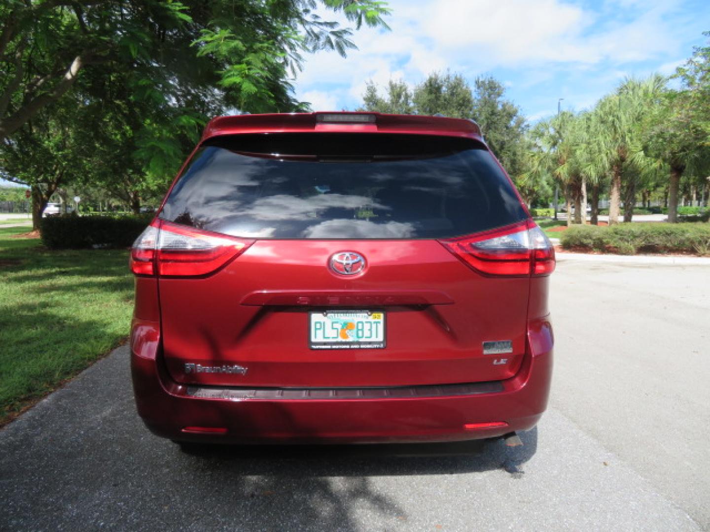 2020 Red /Gray Toyota Sienna LE 8-Passenger (5TDKZ3DC9LS) with an 3.5L V6 EFI DOHC 24V engine, 8A transmission, located at 4301 Oak Circle #19, Boca Raton, FL, 33431, (954) 561-2499, 26.388472, -80.084045 - Photo#13