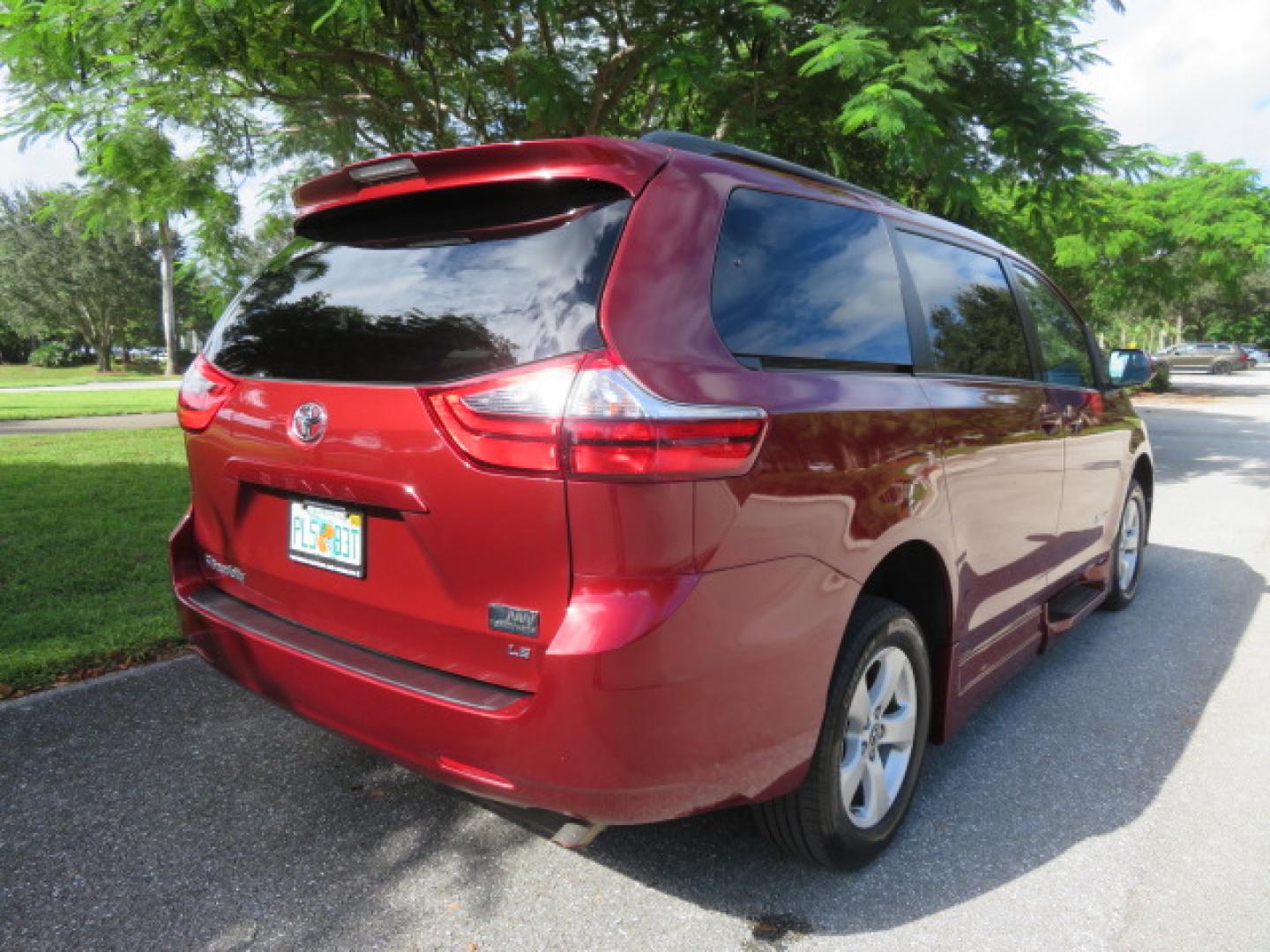 2020 Red /Gray Toyota Sienna LE 8-Passenger (5TDKZ3DC9LS) with an 3.5L V6 EFI DOHC 24V engine, 8A transmission, located at 4301 Oak Circle #19, Boca Raton, FL, 33431, (954) 561-2499, 26.388472, -80.084045 - Photo#14