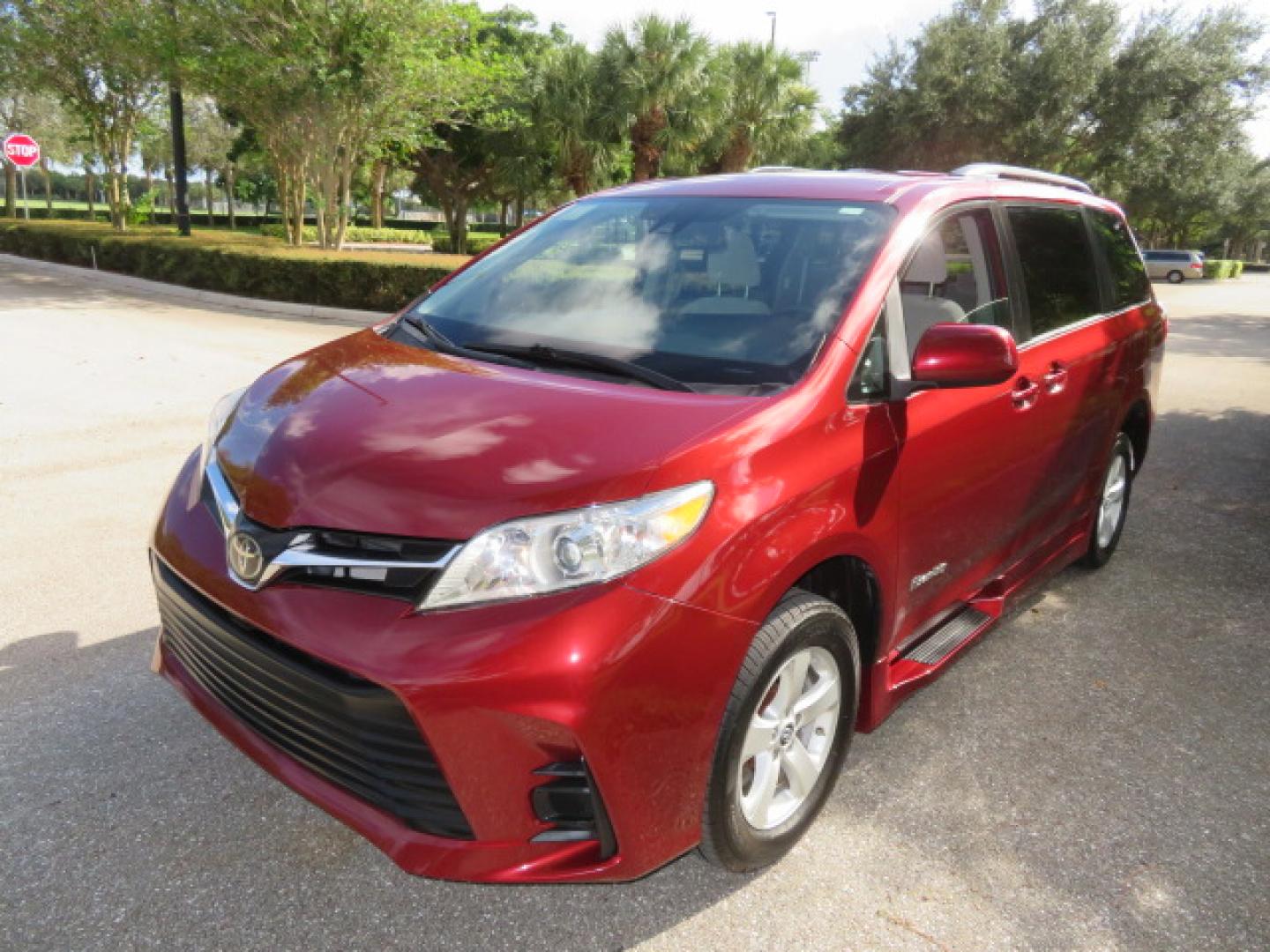 2020 Red /Gray Toyota Sienna LE 8-Passenger (5TDKZ3DC9LS) with an 3.5L V6 EFI DOHC 24V engine, 8A transmission, located at 4301 Oak Circle #19, Boca Raton, FL, 33431, (954) 561-2499, 26.388472, -80.084045 - Photo#19